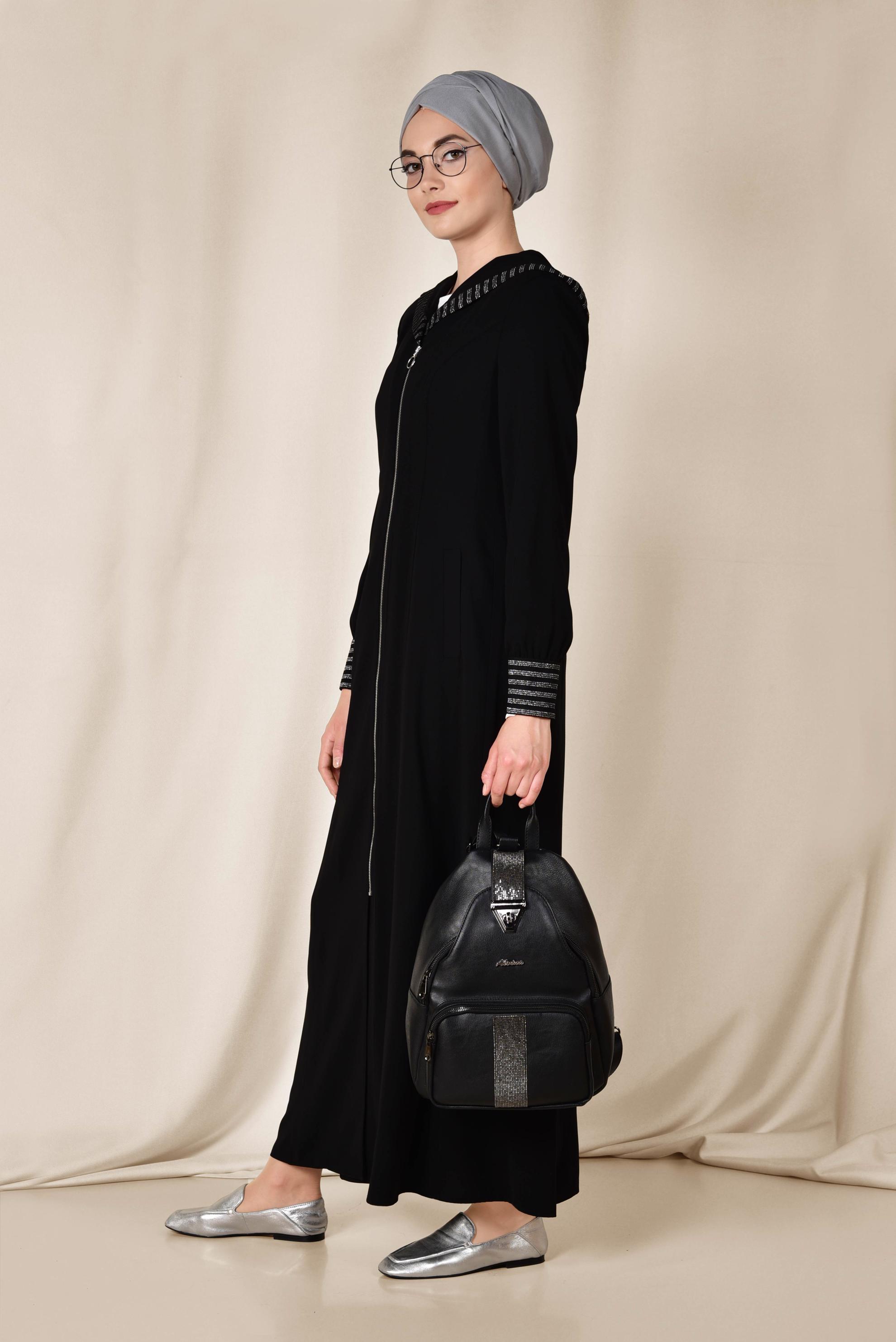 Tesettür giyim SİYAH SİM DETAYLI KAPÜŞONLU SPOR FERACE 8309