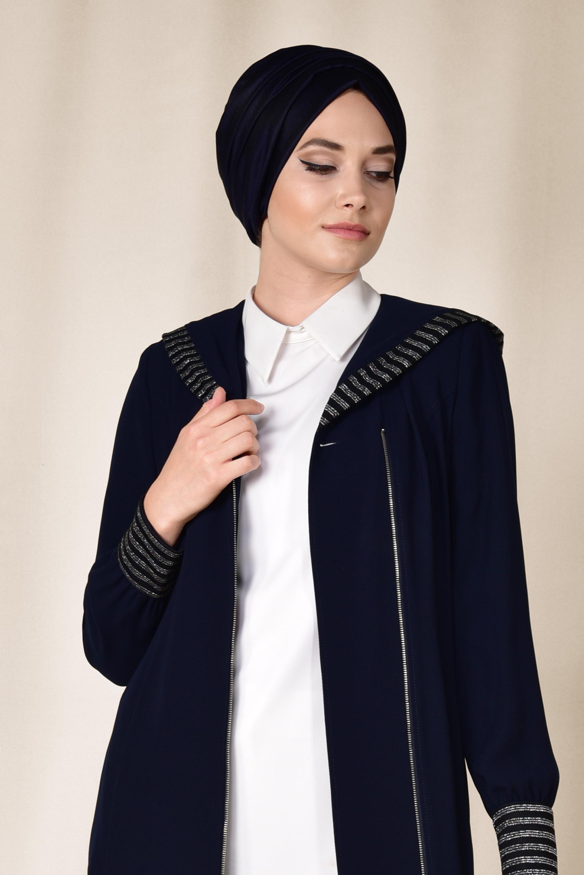 Tesettür giyim LACİVERT SİM DETAYLI KAPÜŞONLU SPOR FERACE 8309