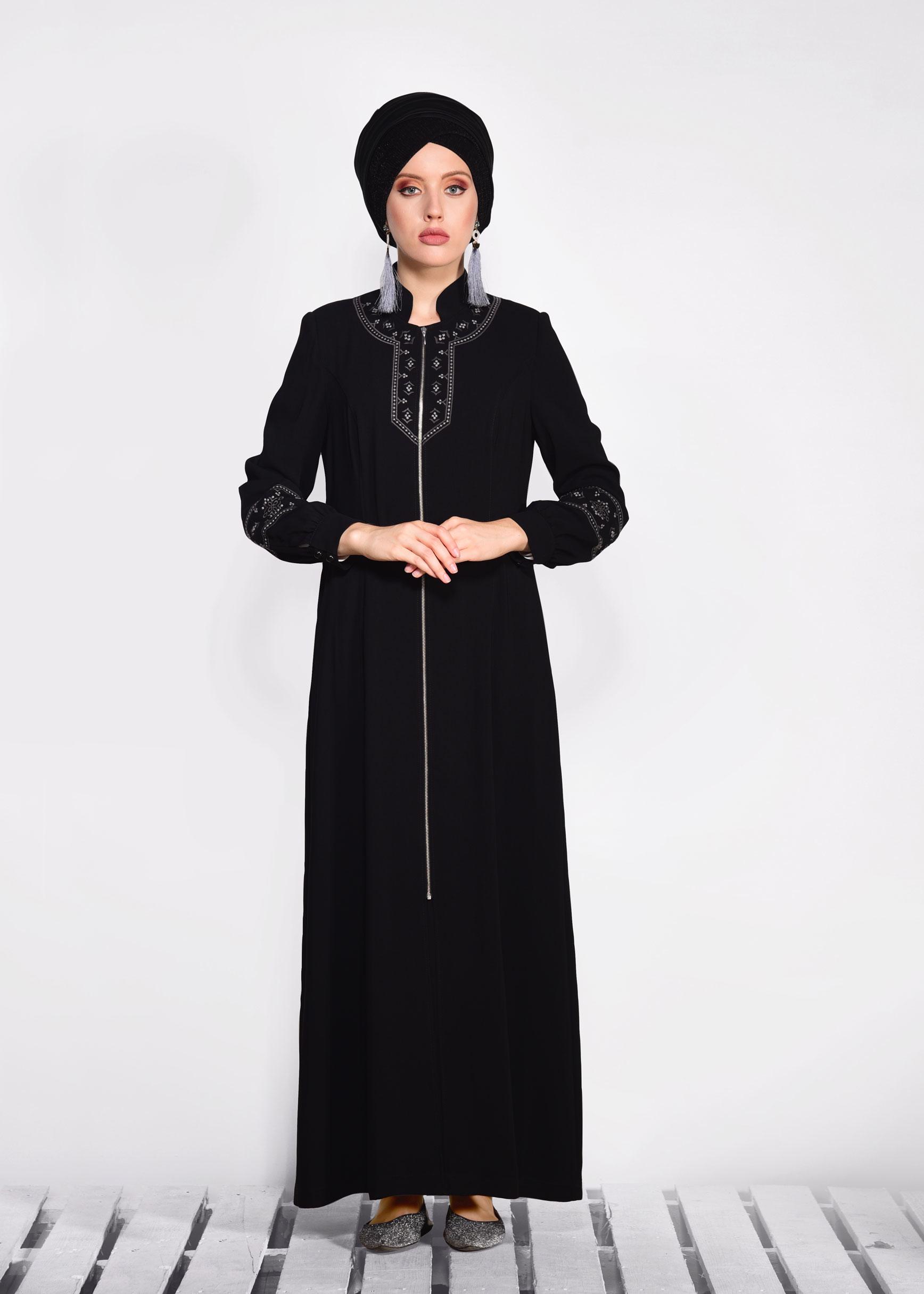 Tesettür giyim SİYAH KOLLARI VE YAKASI İŞLEMELİ FERMUARLI PARDESÜ  1281 