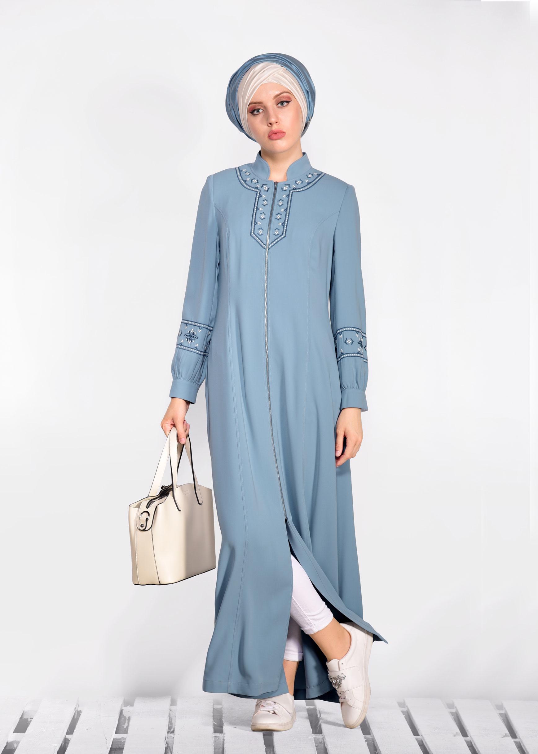 Tesettür giyim MAVİ KOLLARI VE YAKASI İŞLEMELİ FERMUARLI PARDESÜ  1281 