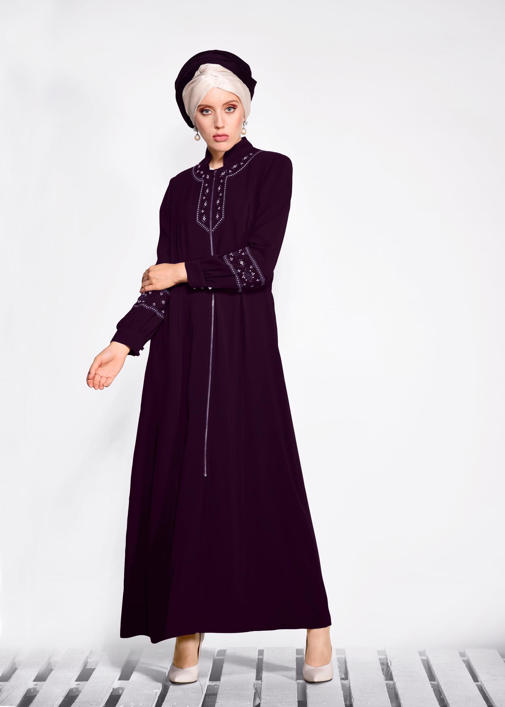 Tesettür giyim BORDO KOLLARI VE YAKASI İŞLEMELİ FERMUARLI PARDESÜ  1281 