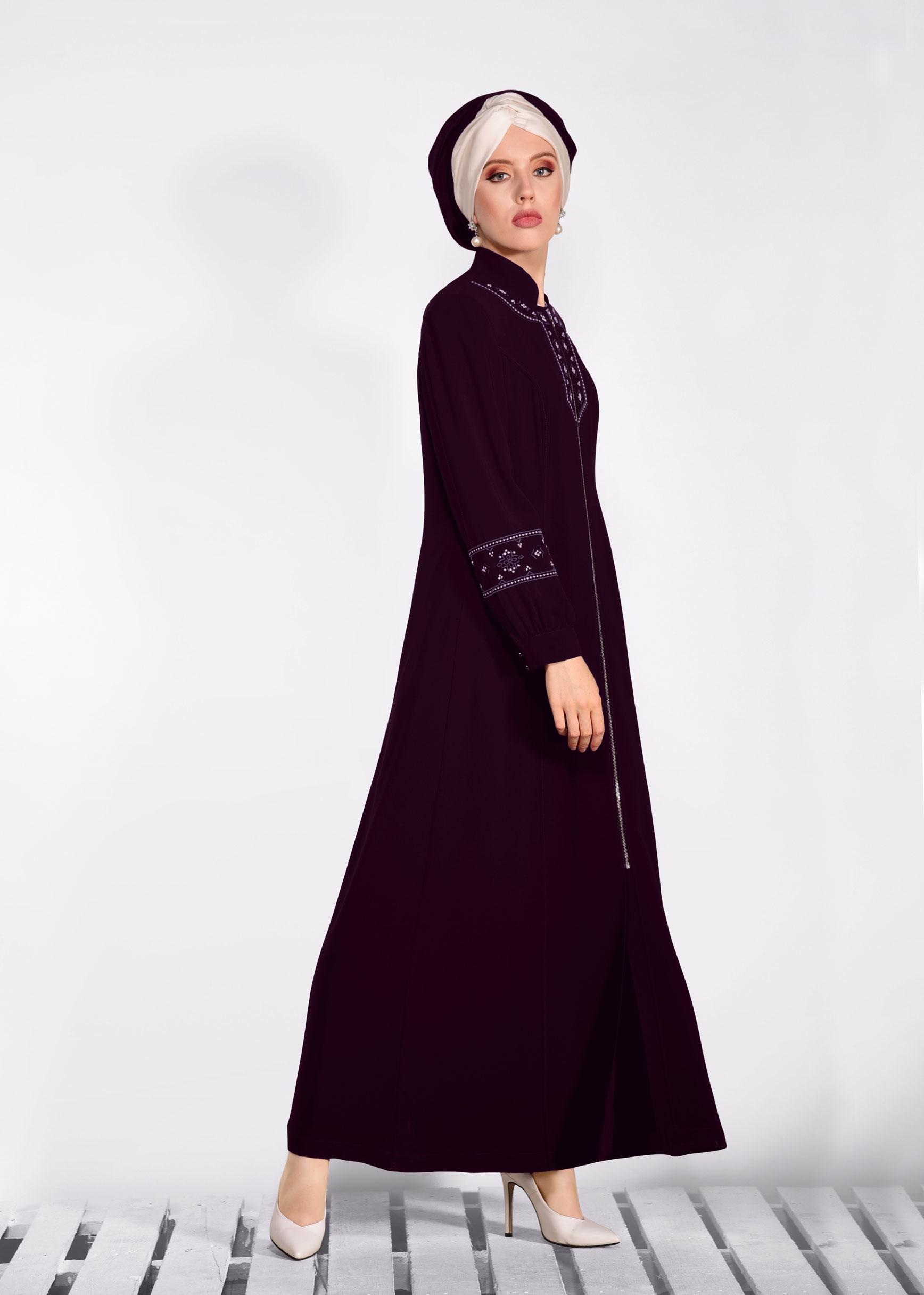 Tesettür giyim BORDO KOLLARI VE YAKASI İŞLEMELİ FERMUARLI PARDESÜ  1281 