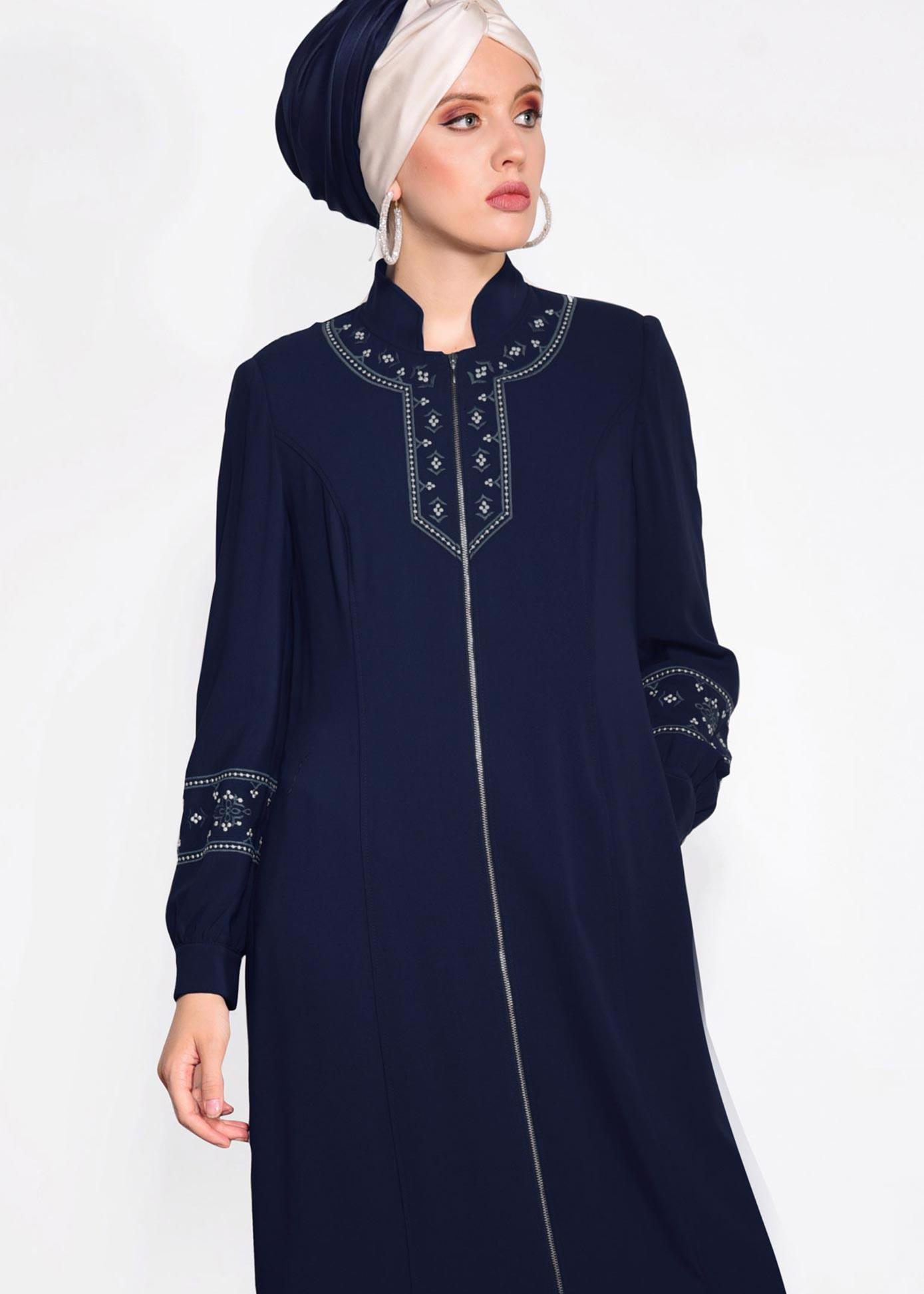 Tesettür giyim LACİVERT KOLLARI VE YAKASI İŞLEMELİ FERMUARLI PARDESÜ  1281 