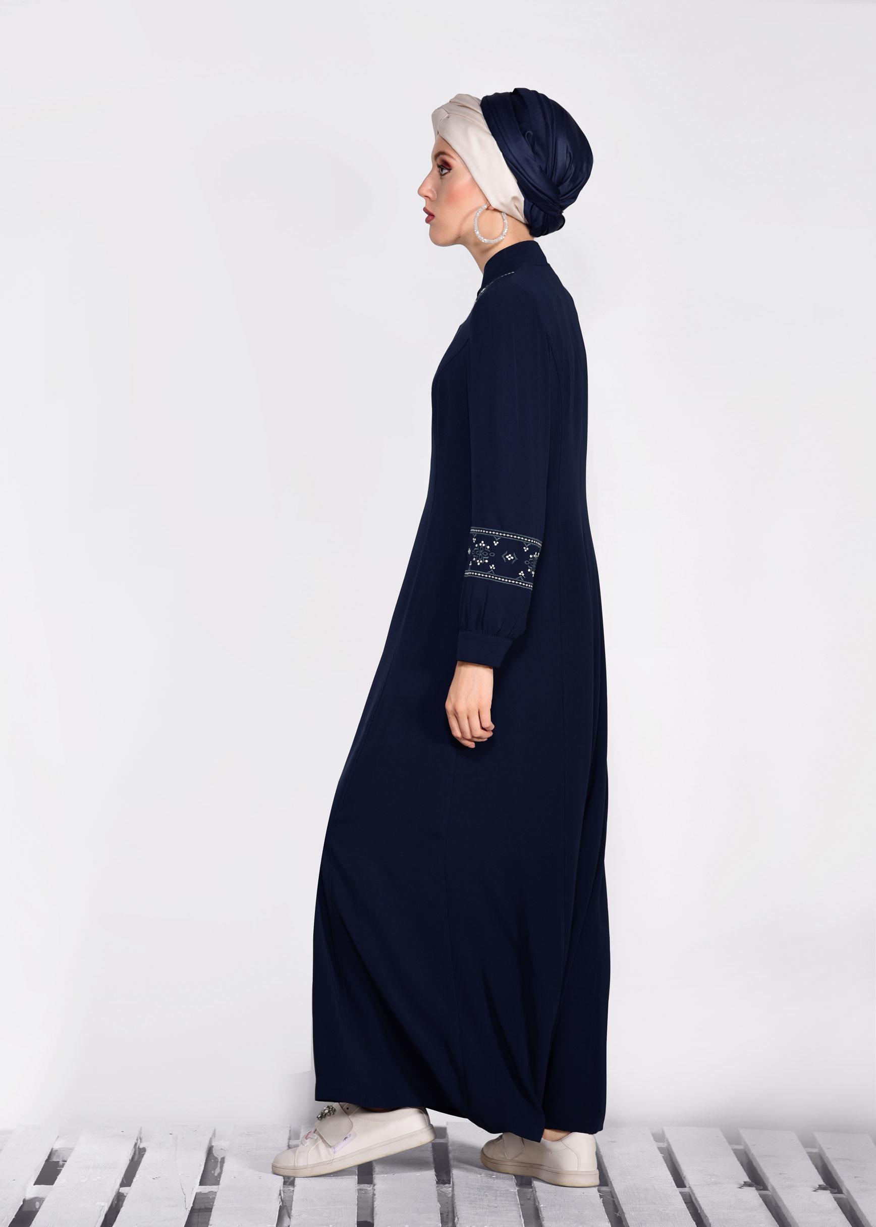 Tesettür giyim LACİVERT KOLLARI VE YAKASI İŞLEMELİ FERMUARLI PARDESÜ  1281 