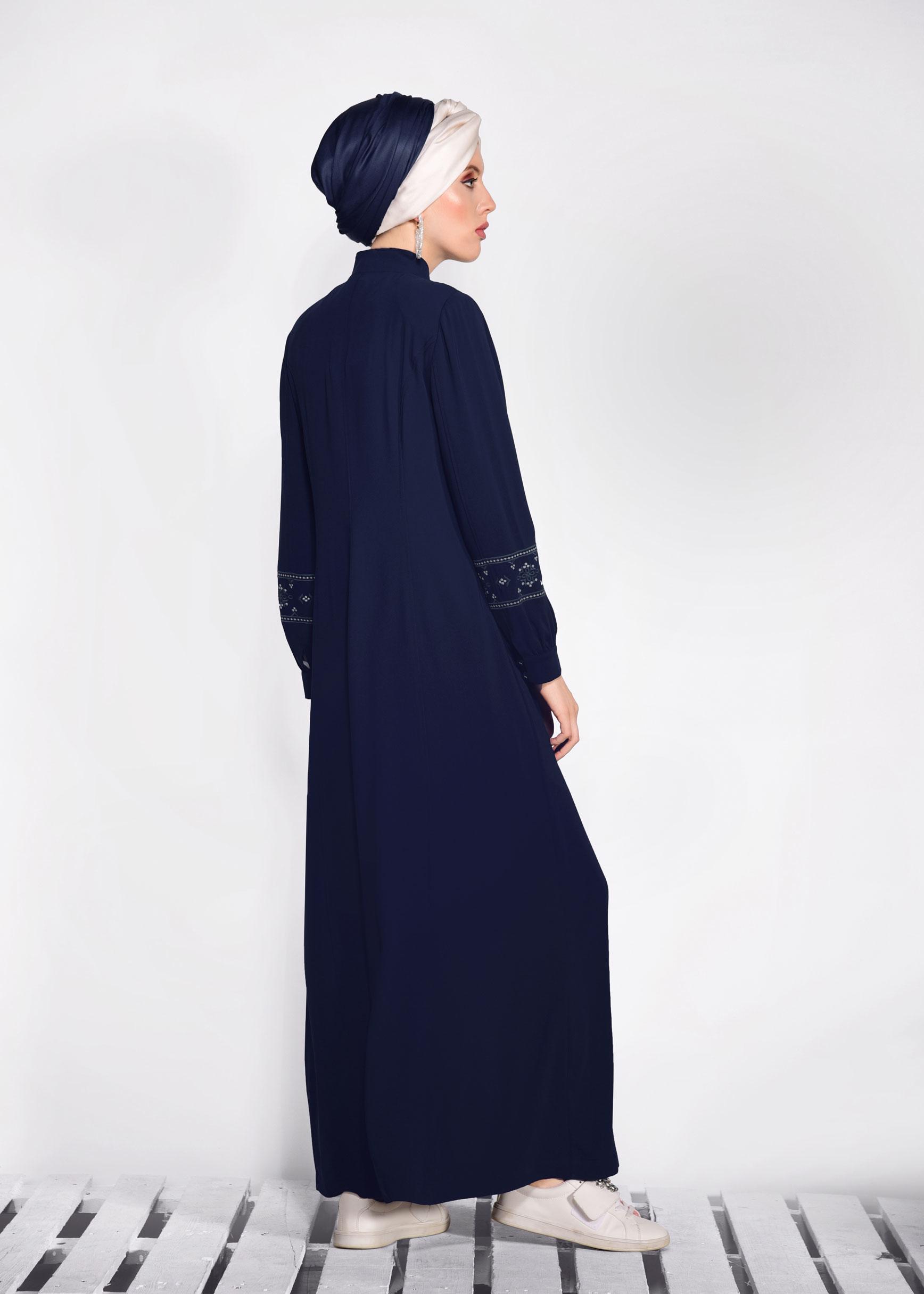 Tesettür giyim LACİVERT KOLLARI VE YAKASI İŞLEMELİ FERMUARLI PARDESÜ  1281 