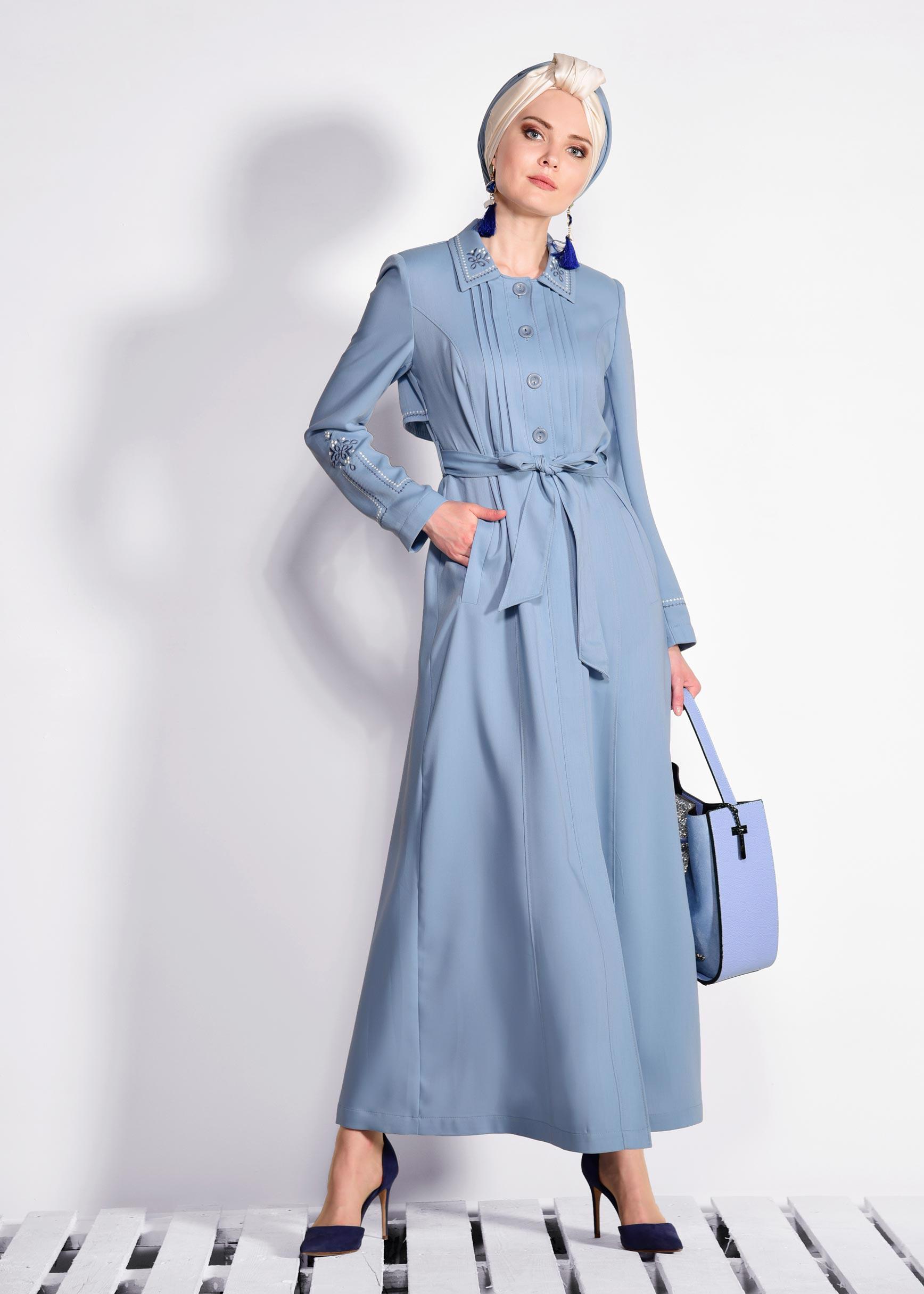 Tesettür giyim MAVİ KOLLARI VE SIRTI NAKIŞLI PARDESÜ 1283 