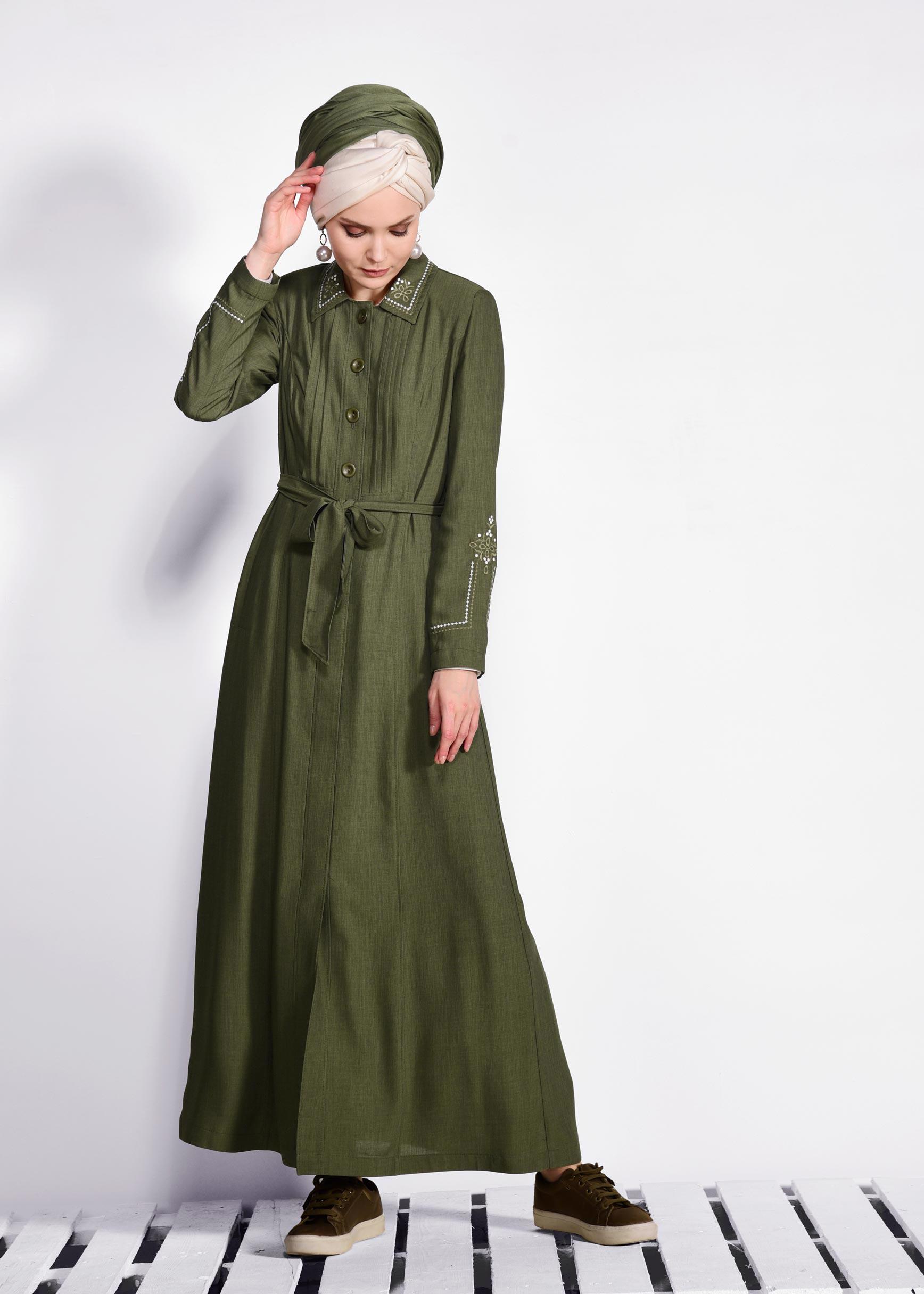 Tesettür giyim HAKİ KOLLARI VE SIRTI NAKIŞLI PARDESÜ 1283 