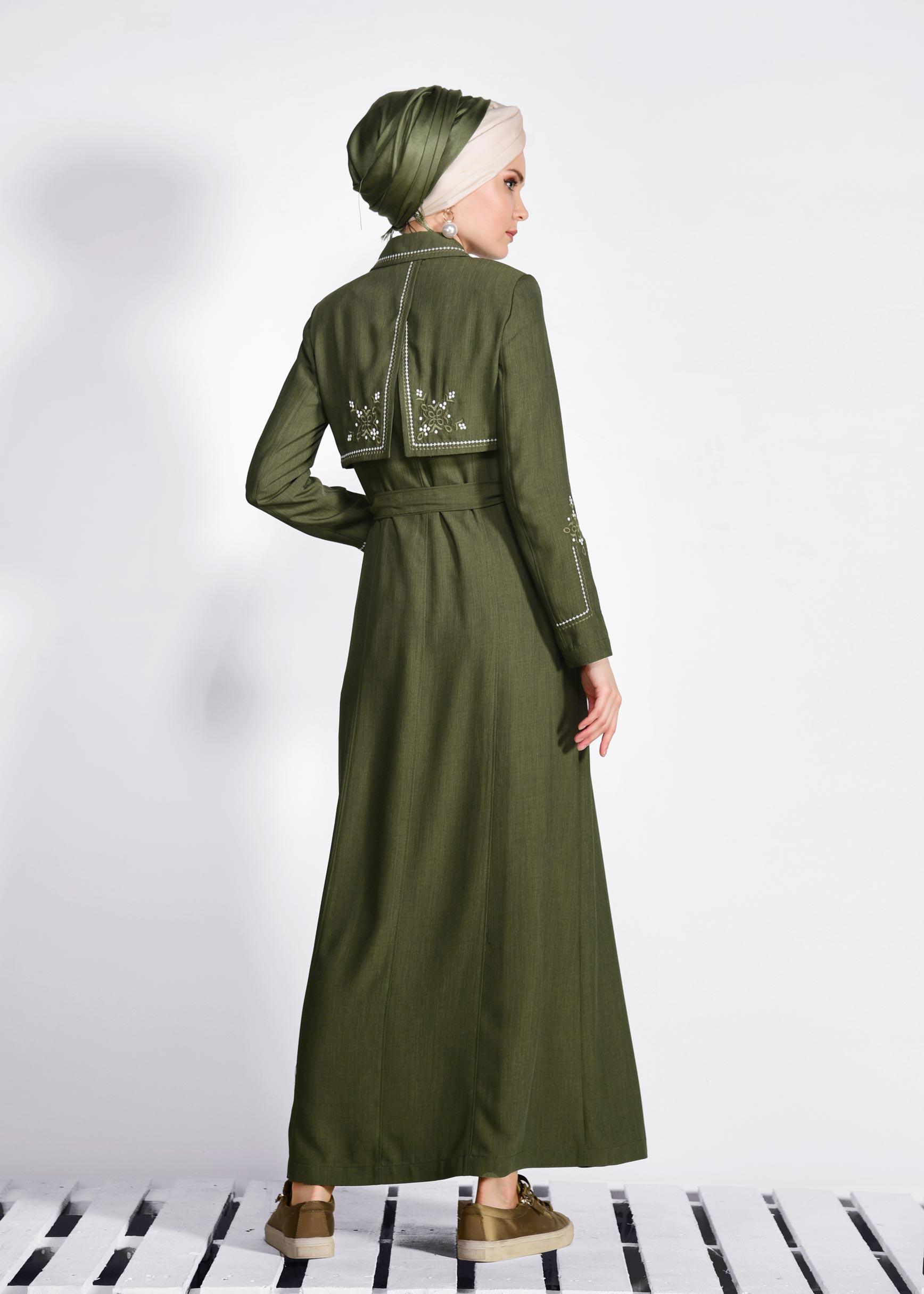 Tesettür giyim HAKİ KOLLARI VE SIRTI NAKIŞLI PARDESÜ 1283 