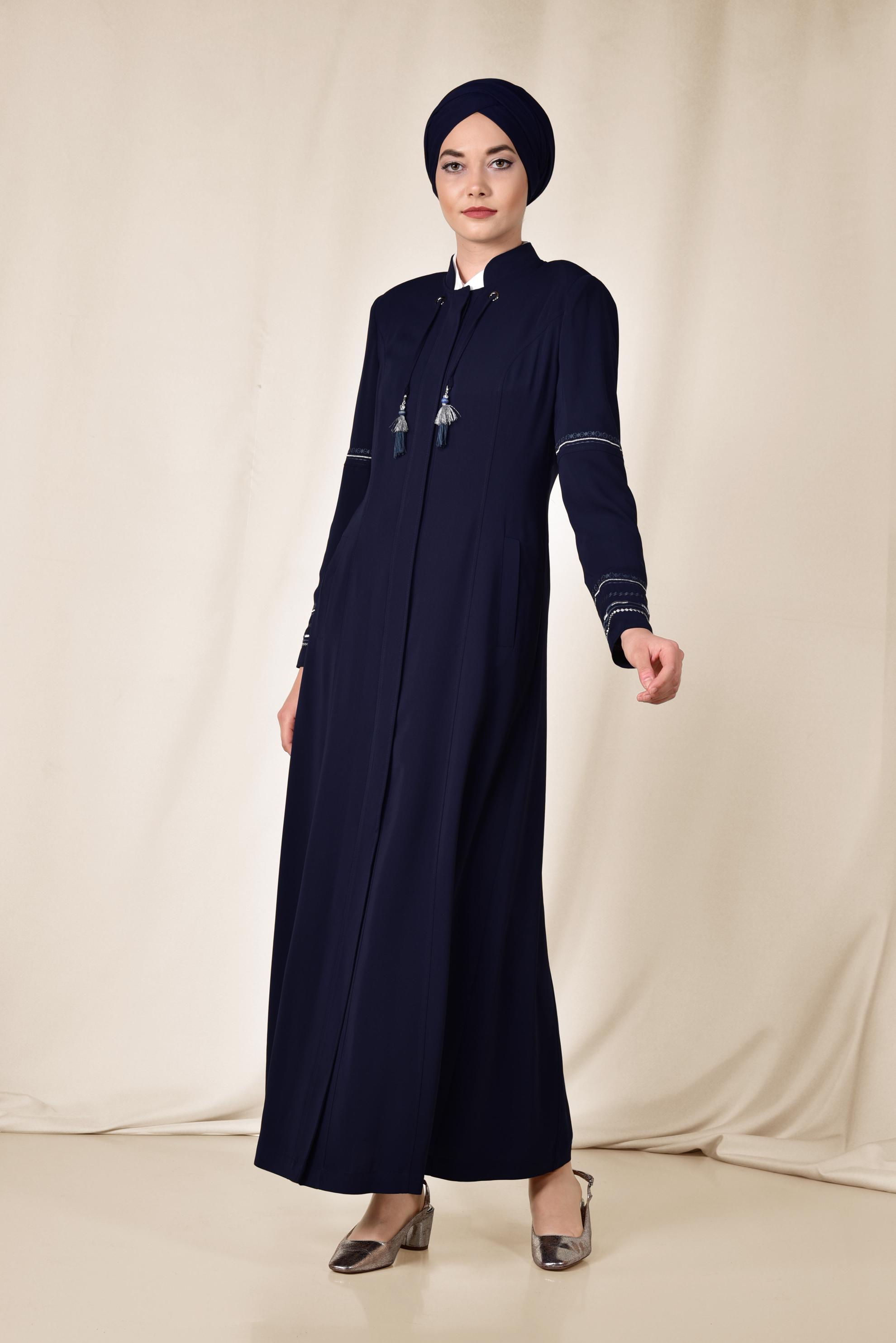 Tesettür giyim LACİVERT NAKIŞLI PÜSKÜL DETAYLI PARDESÜ 1417