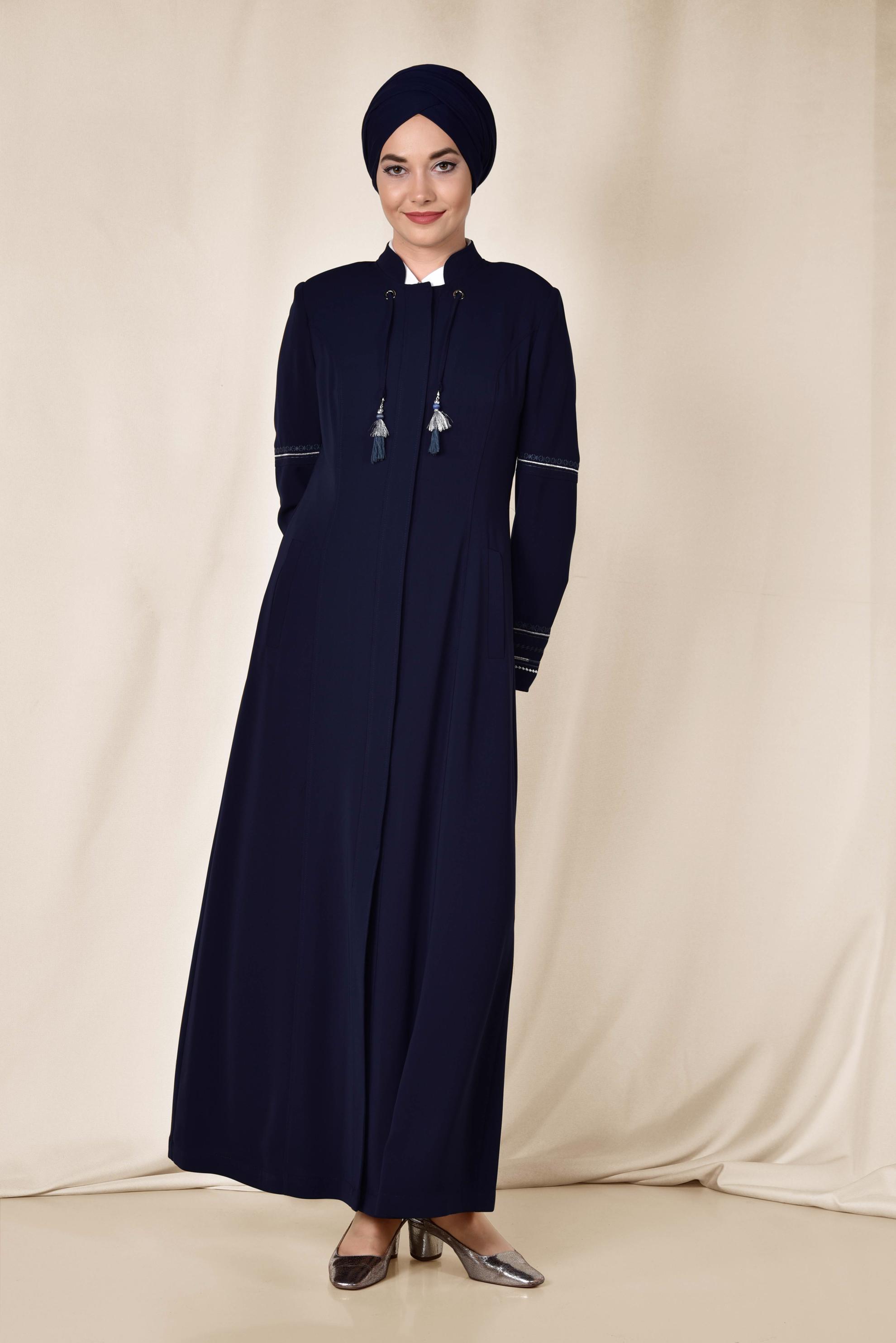 Tesettür giyim LACİVERT NAKIŞLI PÜSKÜL DETAYLI PARDESÜ 1417