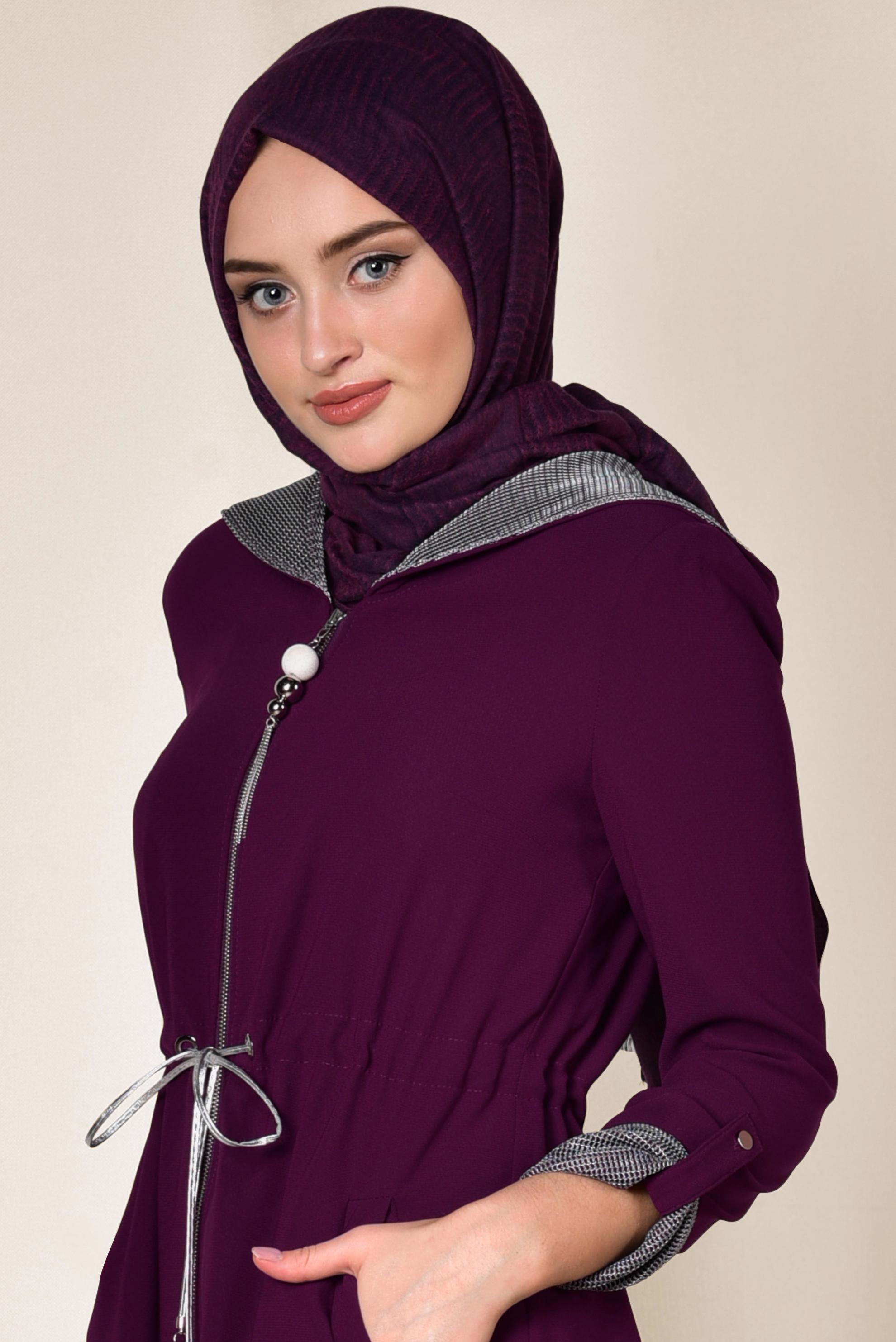 Tesettür giyim MOR BELİ BÜZGÜLÜ KAPÜŞONLU PARDESÜ 1420