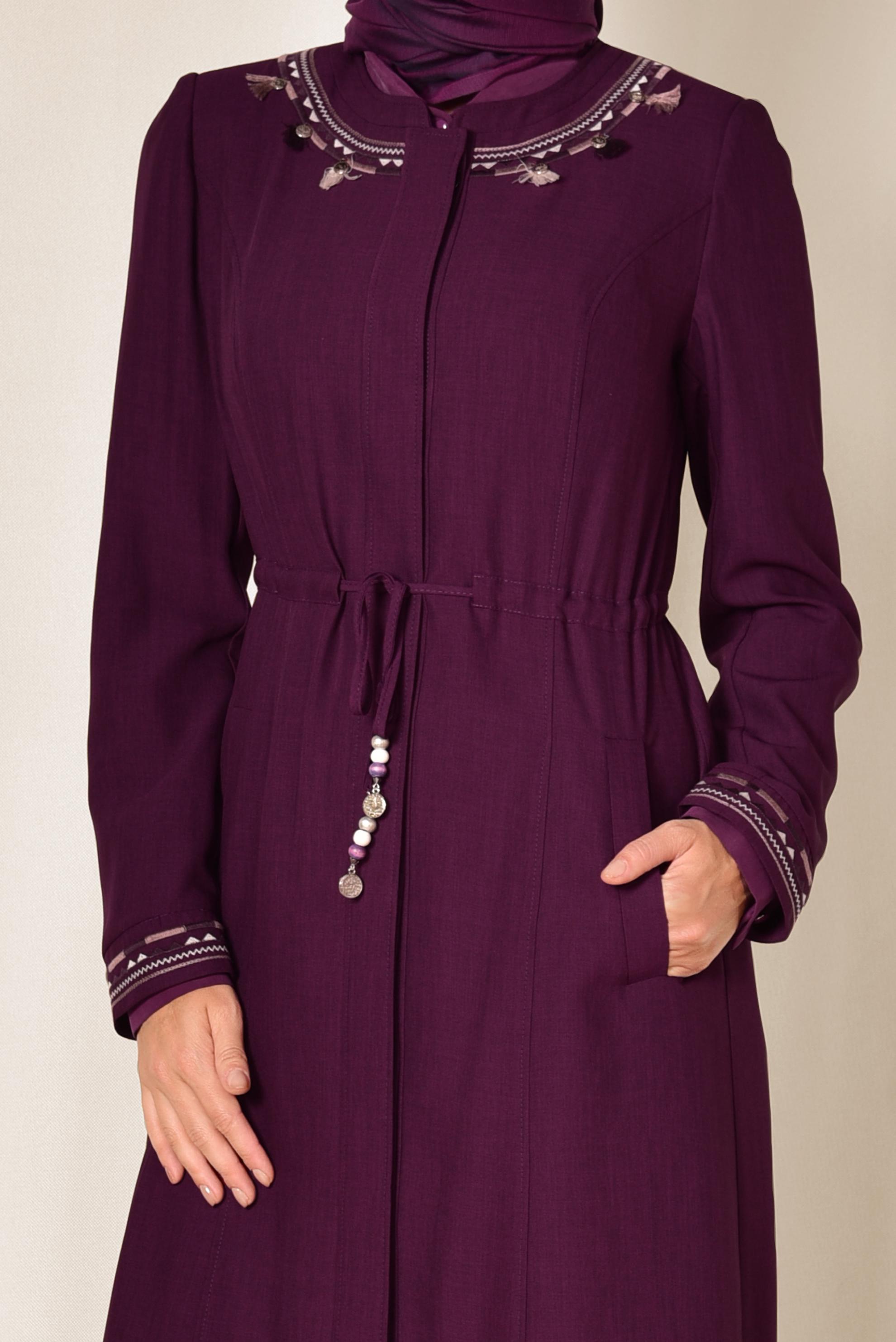 Tesettür giyim MOR BELDEN BAĞCIKLI PÜSKÜL DETAYLI PARDESÜ 1423