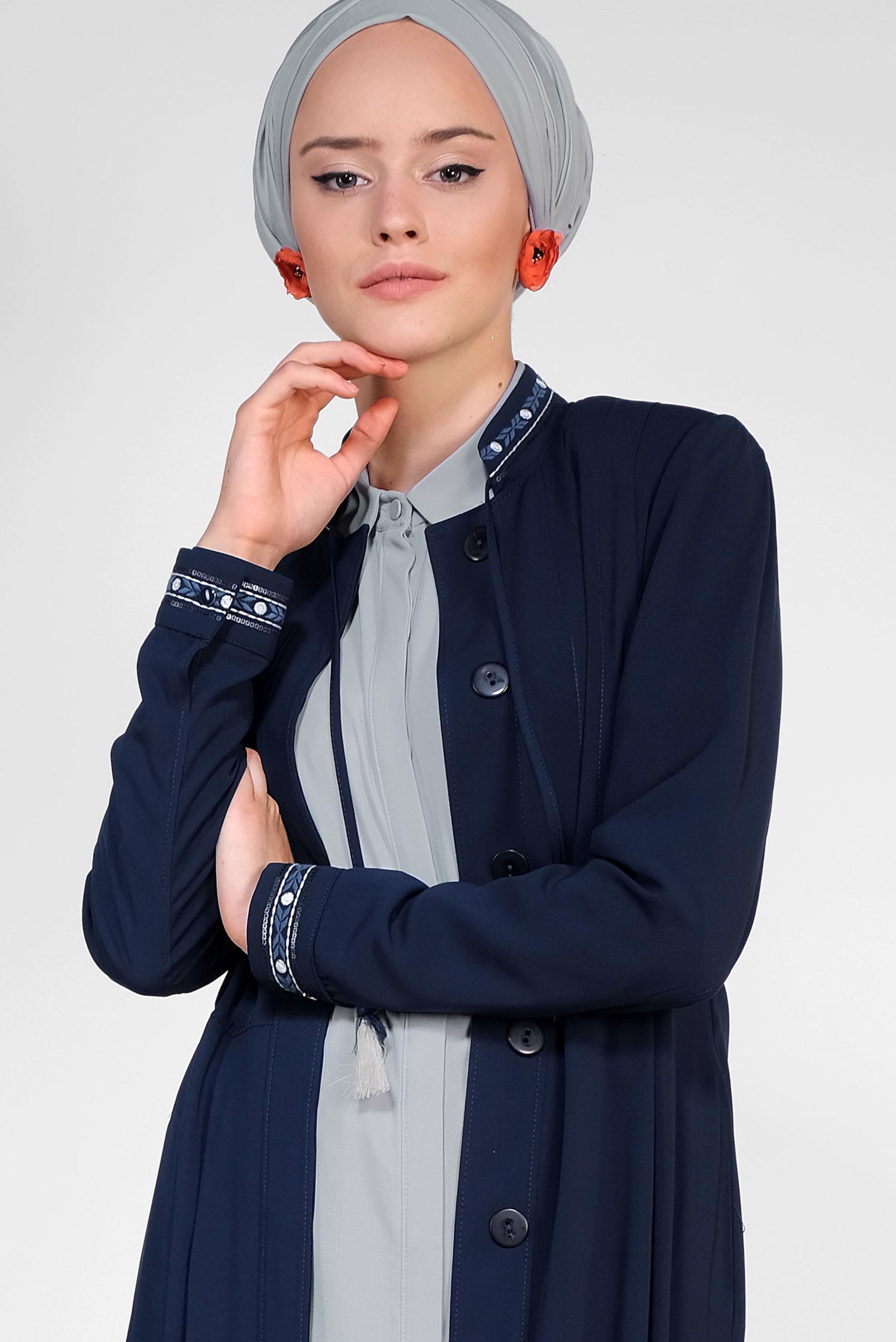 Tesettür giyim LACİVERT PİLELİ HAKİM YAKA PARDESÜ 1424