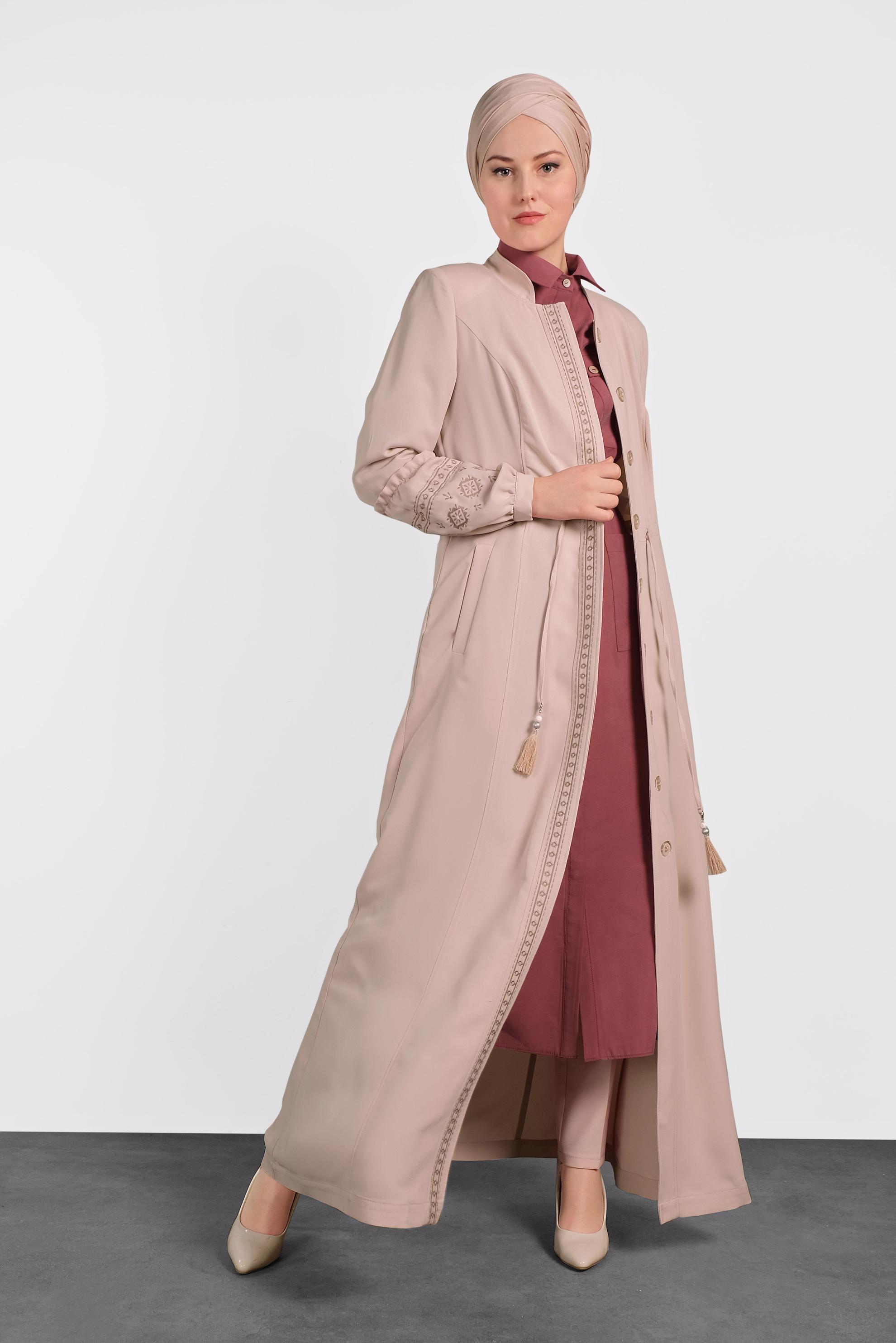 Tesettür giyim PUDRA HAKİM YAKA İŞLEMELİ PARDESÜ 1427
