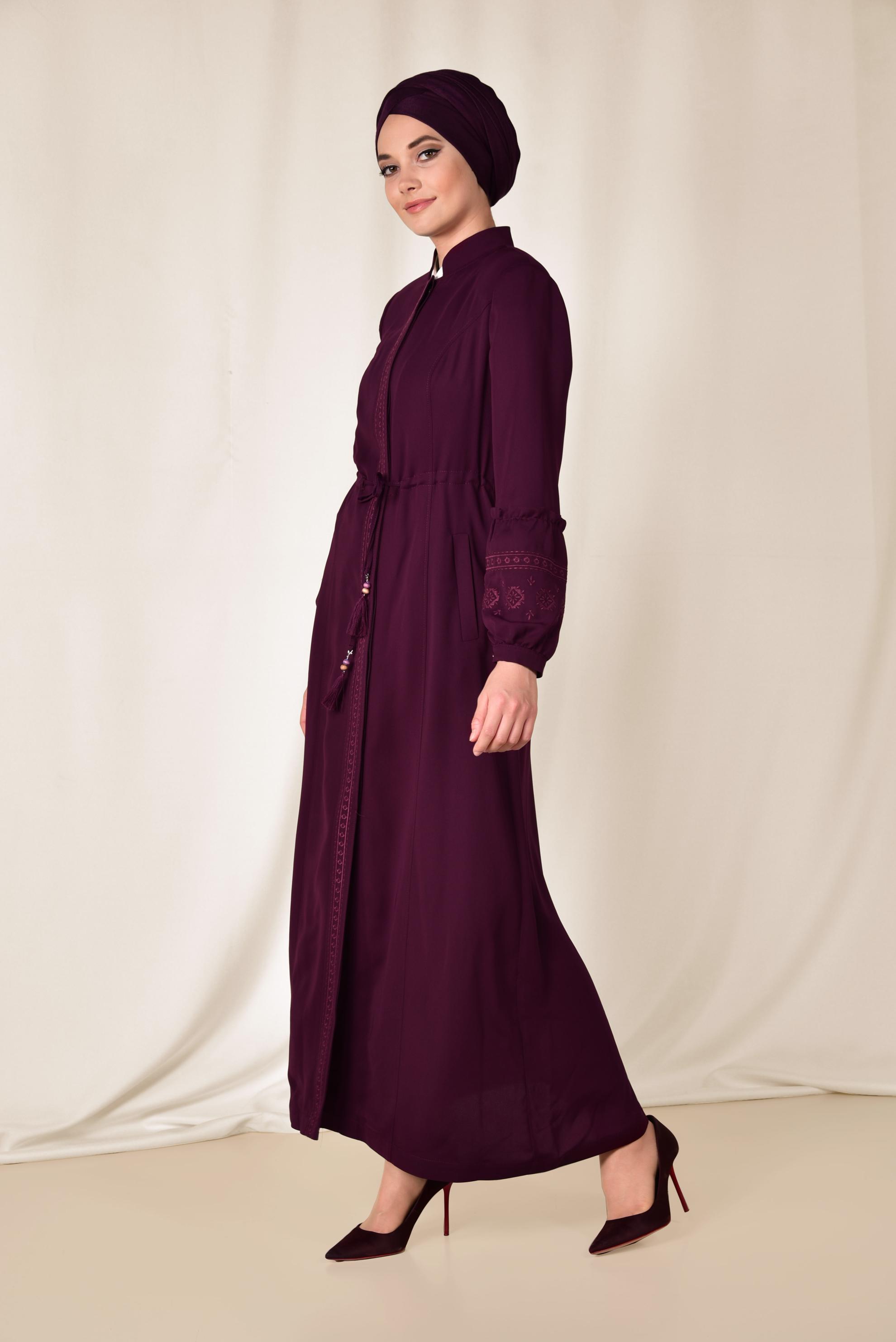 Tesettür giyim BORDO HAKİM YAKA İŞLEMELİ PARDESÜ 1427