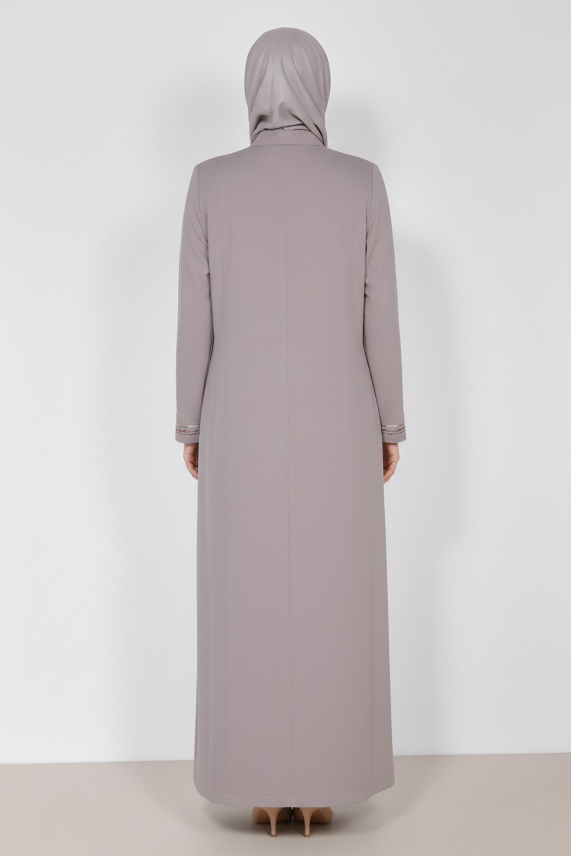 Tesettür giyim BEJ YAKA VE MANŞET NAKIŞLI PARDESÜ 1430 