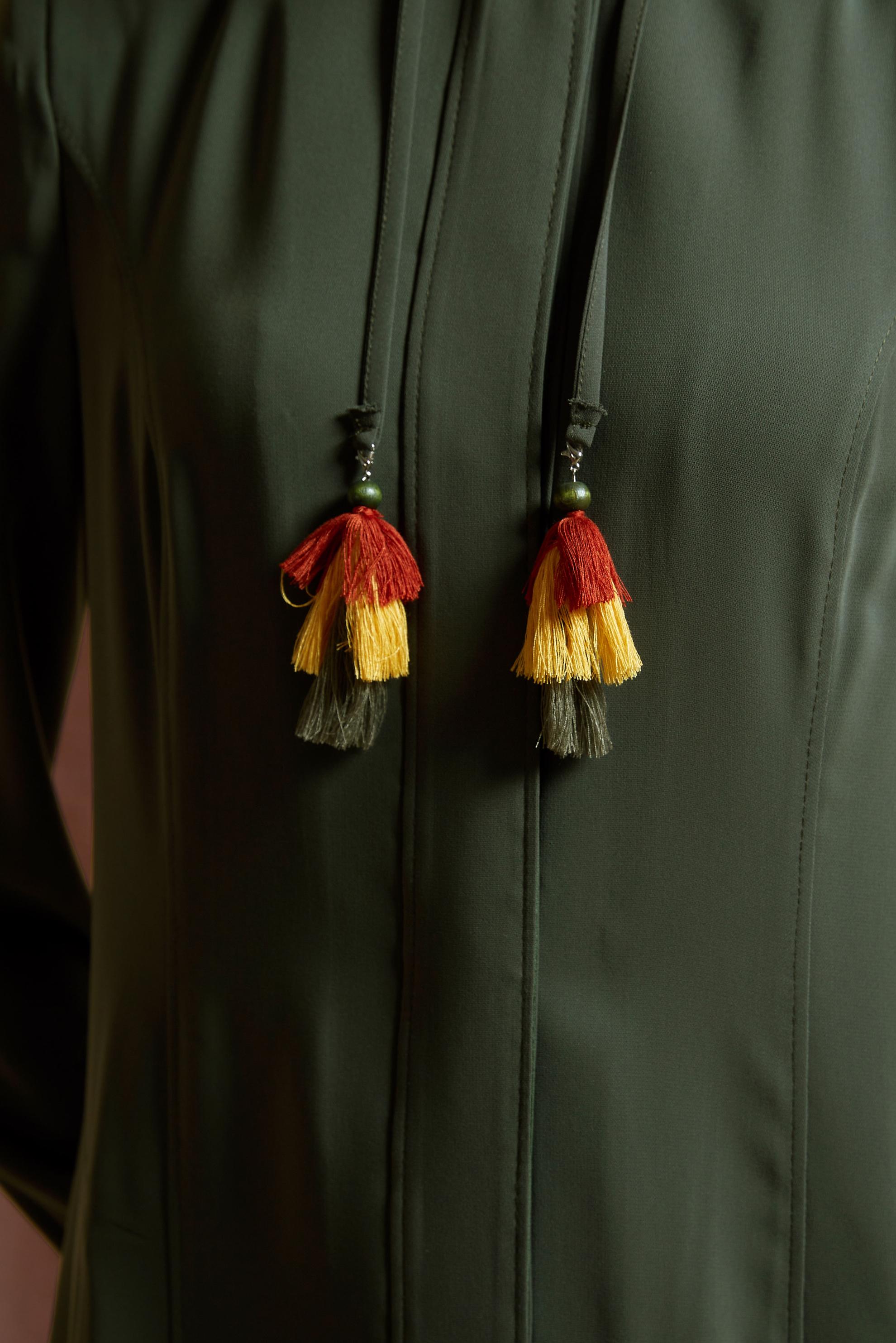 Tesettür giyim HAKİ YAKASI VE MANŞETLERİ NAKIŞLI PARDESÜ 1451