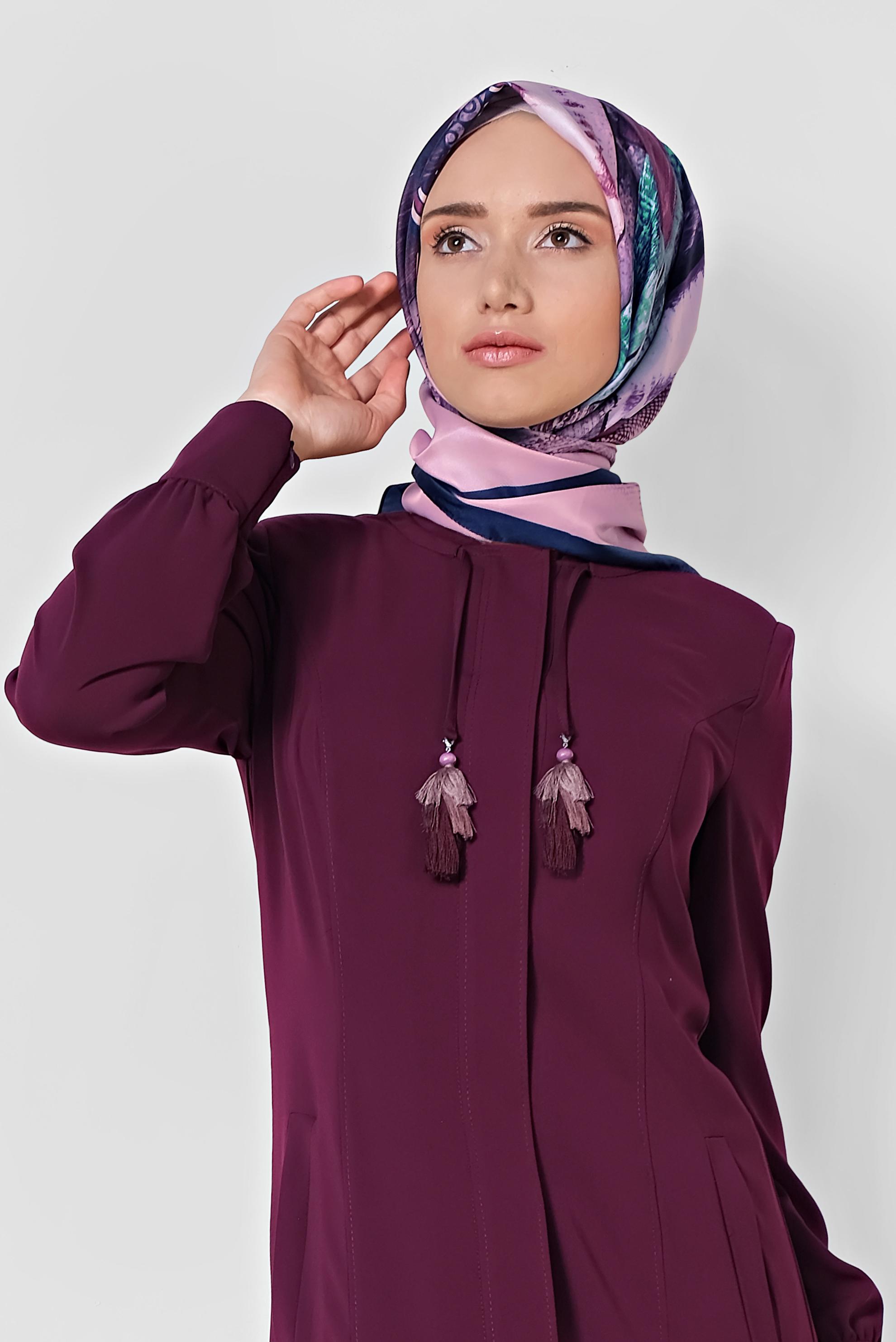 Tesettür giyim MÜRDÜM YAKASI VE MANŞETLERİ NAKIŞLI PARDESÜ 1451