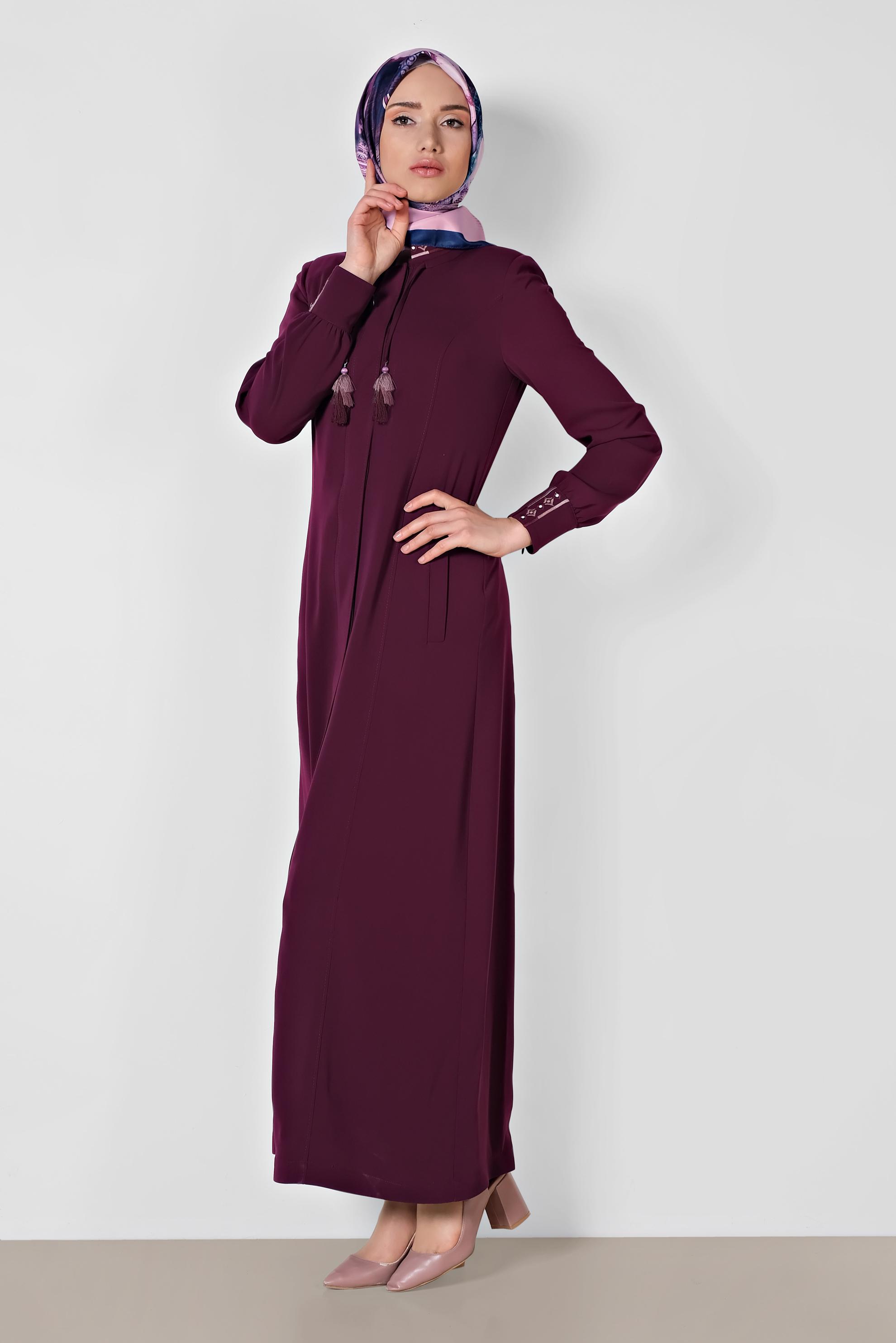 Tesettür giyim MÜRDÜM YAKASI VE MANŞETLERİ NAKIŞLI PARDESÜ 1451