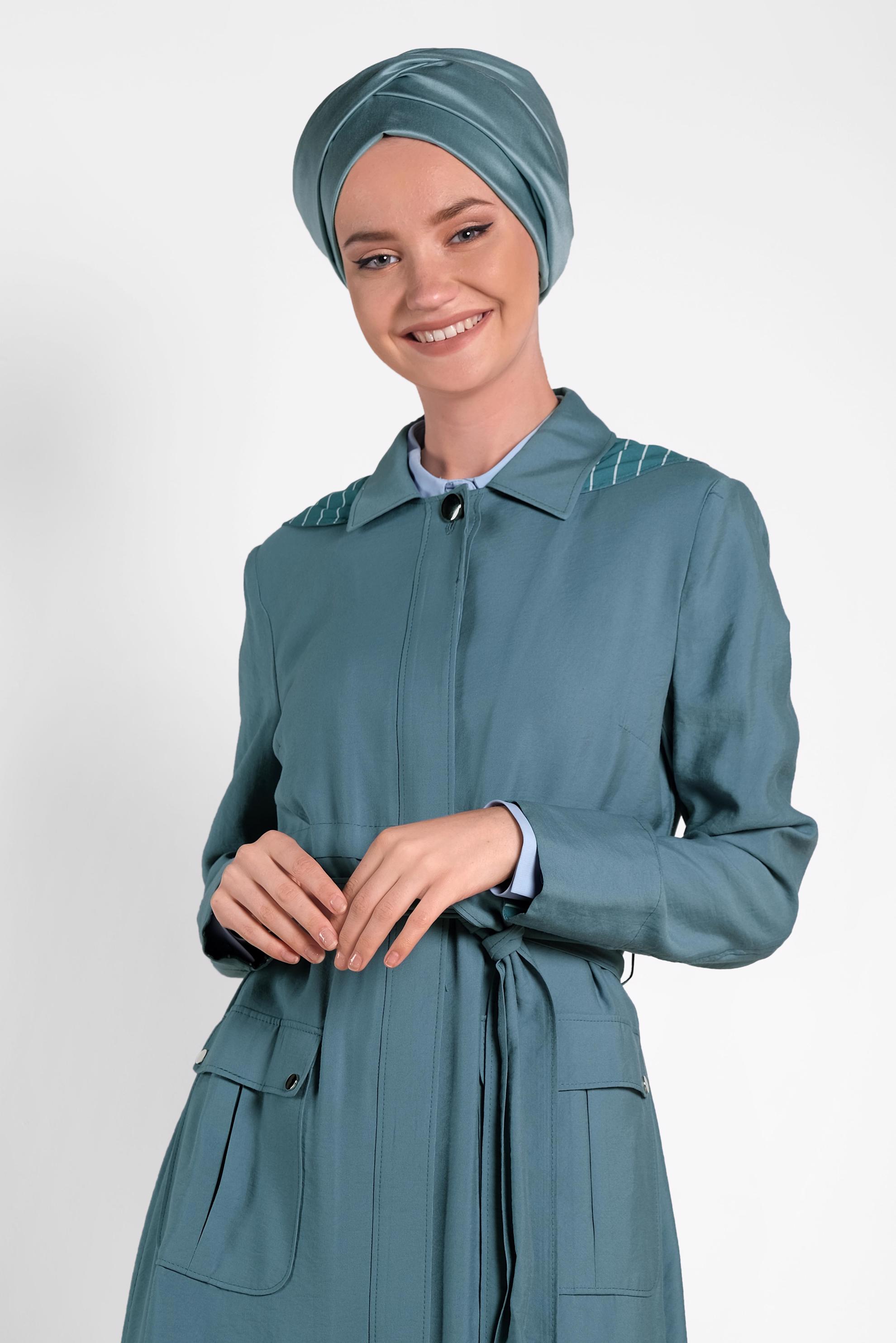 Tesettür giyim MAVİ GİZLİ DÜĞMELİ KAPÜŞONLU PARDESÜ 1453