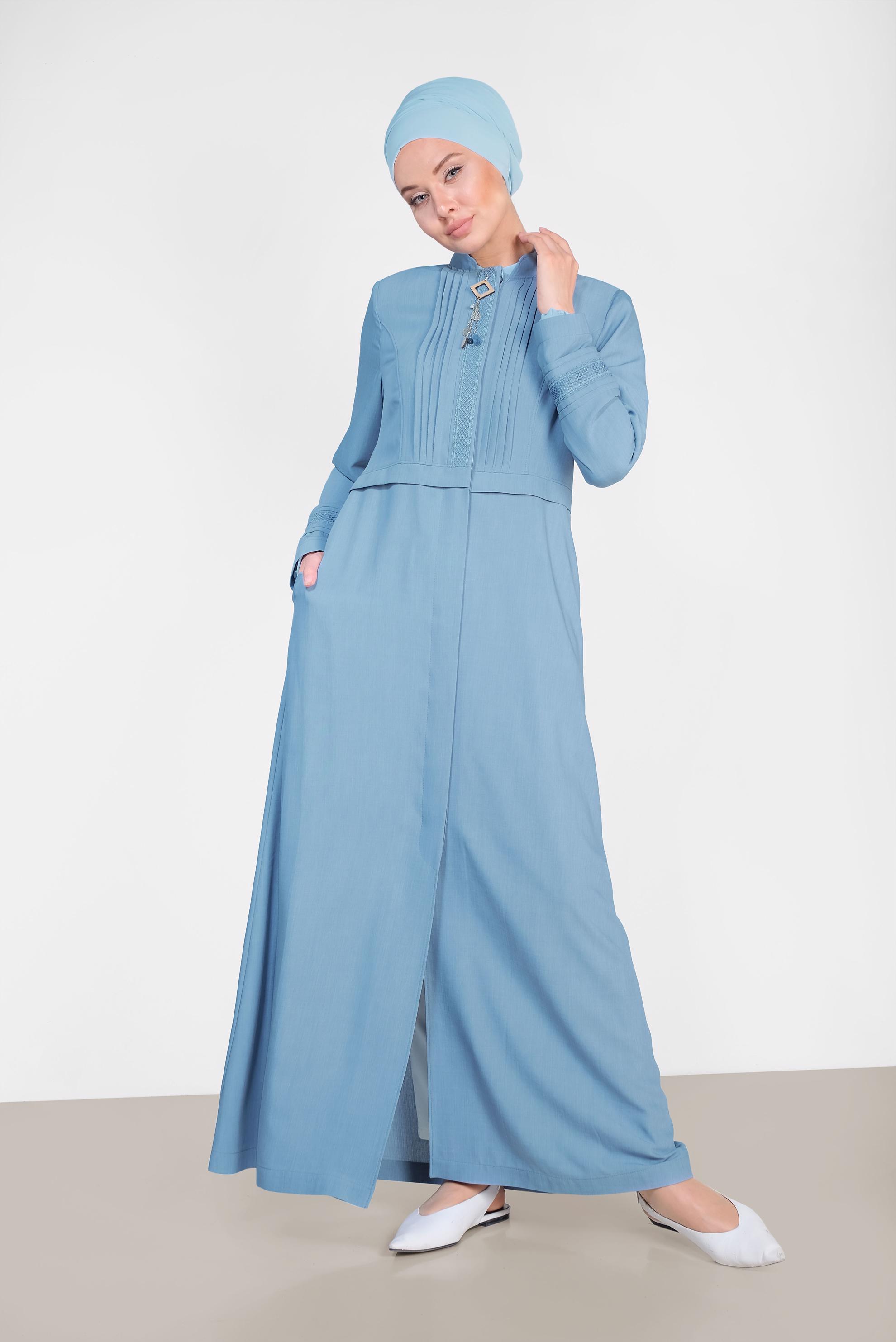 Tesettür giyim MAVİ GİZLİ DÜĞMELİ YAKASI BROŞLU PARDESÜ 1454