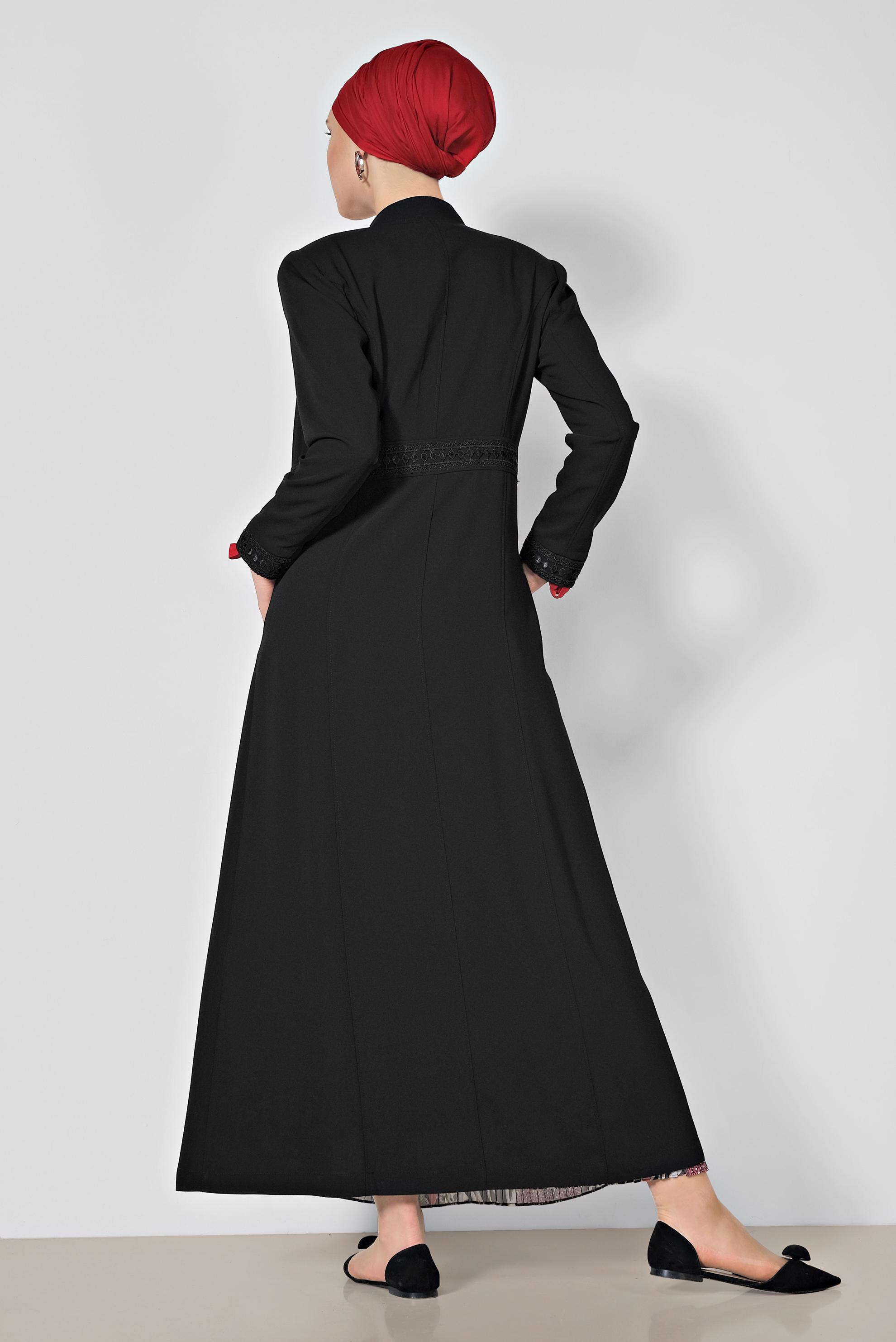 Tesettür giyim SİYAH DANTEL NAKIŞLI GİZLİ DÜĞMELİ PARDESÜ 1463