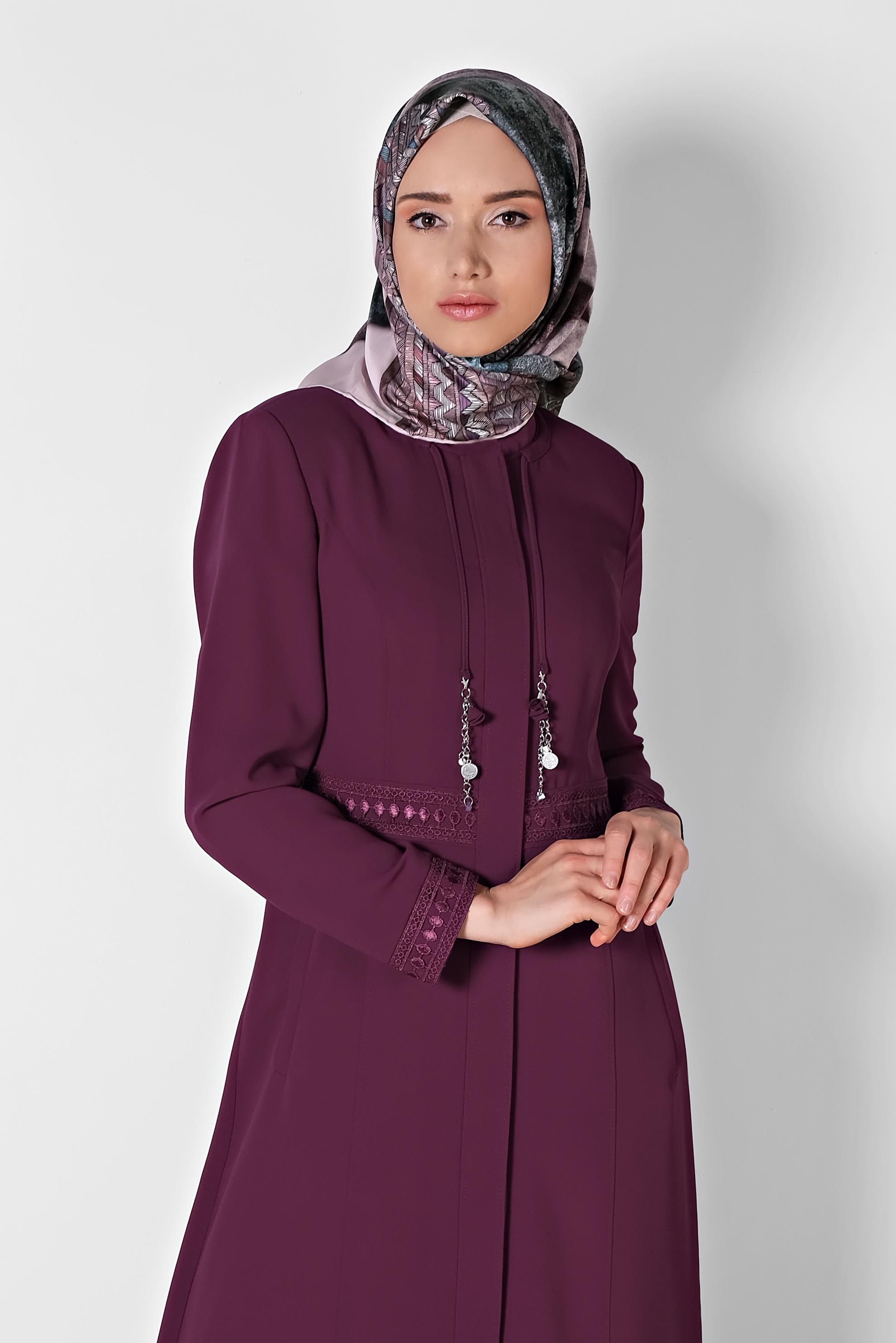 Tesettür giyim BORDO DANTEL NAKIŞLI GİZLİ DÜĞMELİ PARDESÜ 1463