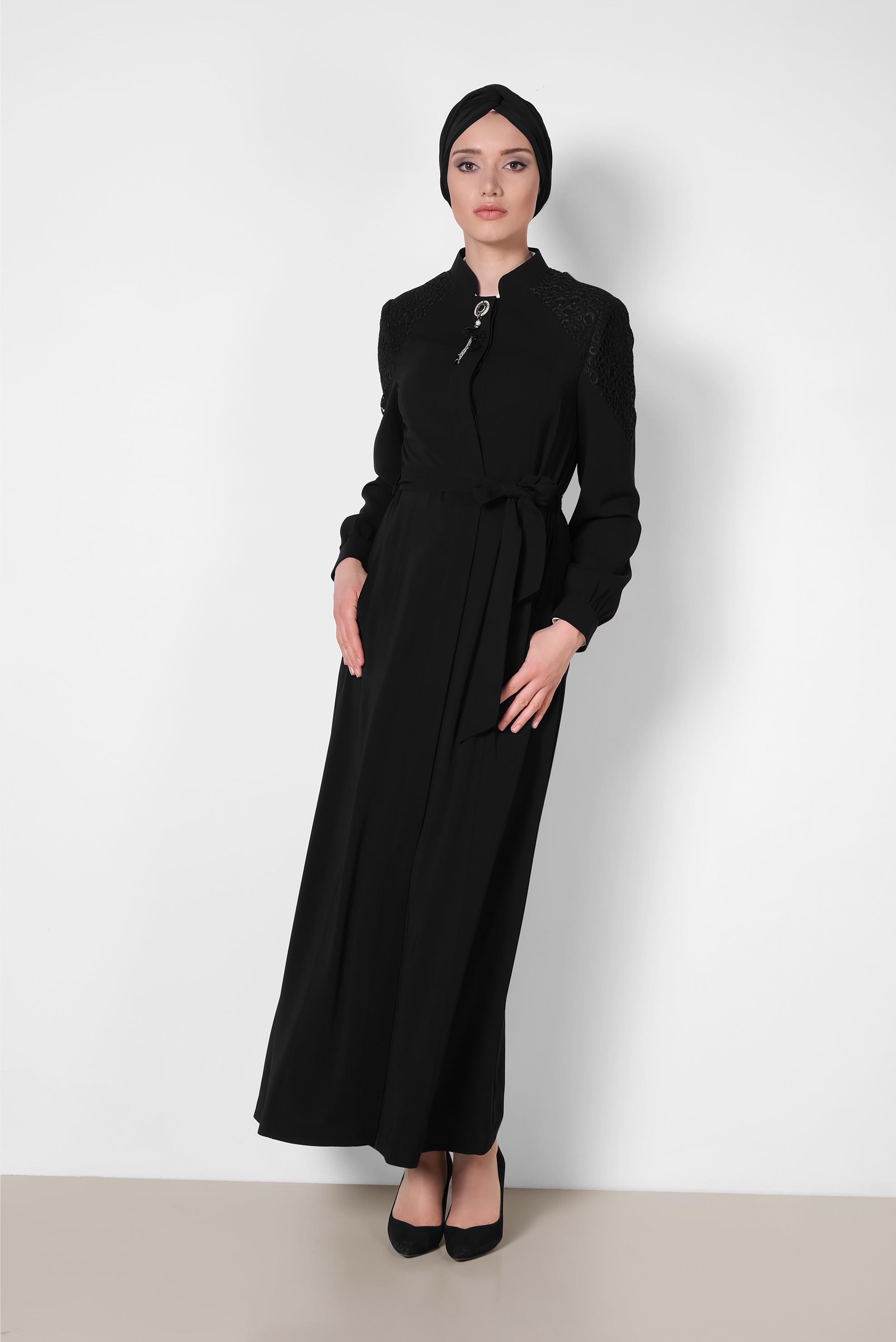 Tesettür giyim SİYAH BELİ KUŞAKLI GÜPÜRLÜ PARDESÜ 1464