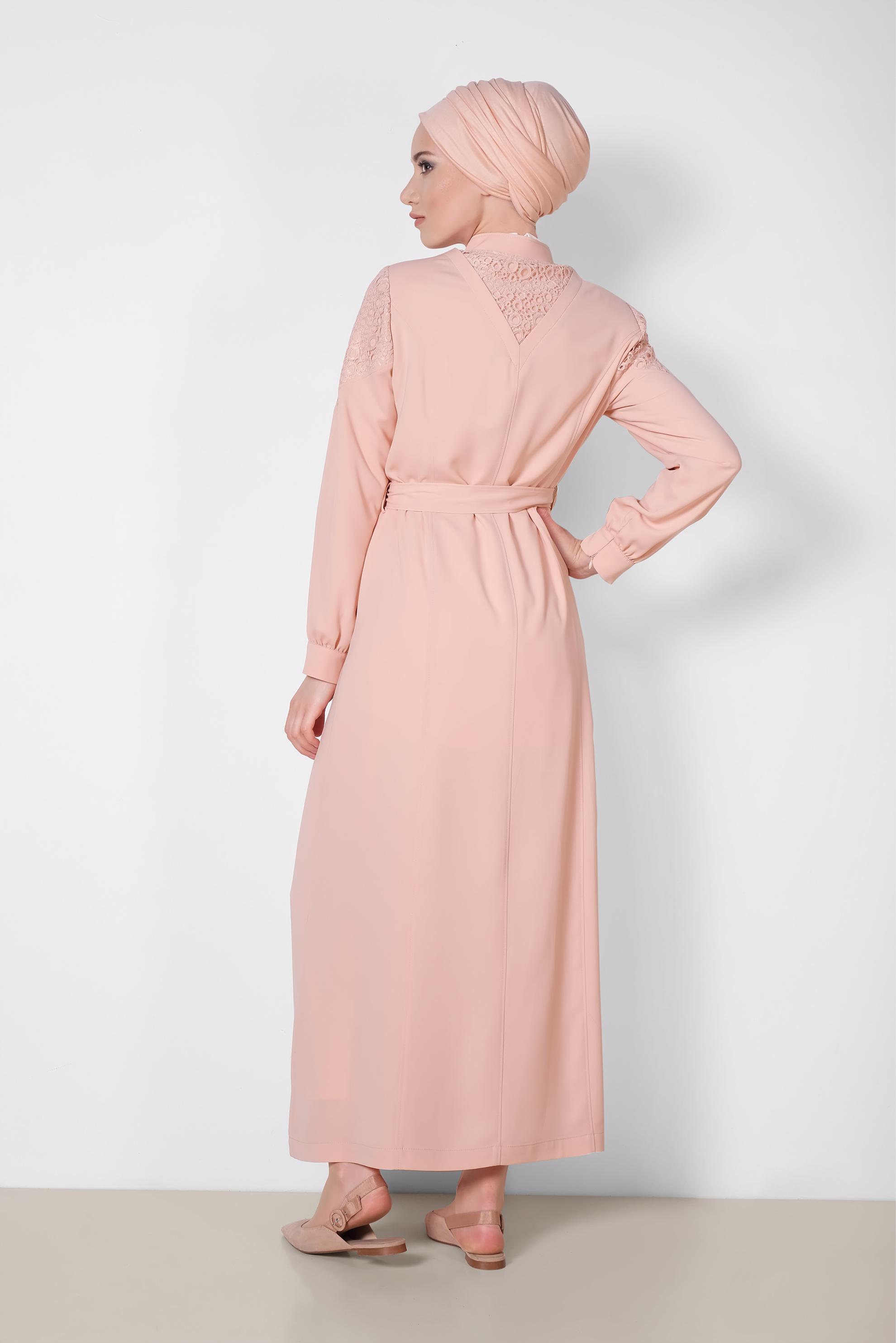 Tesettür giyim PUDRA BELİ KUŞAKLI GÜPÜRLÜ PARDESÜ 1464