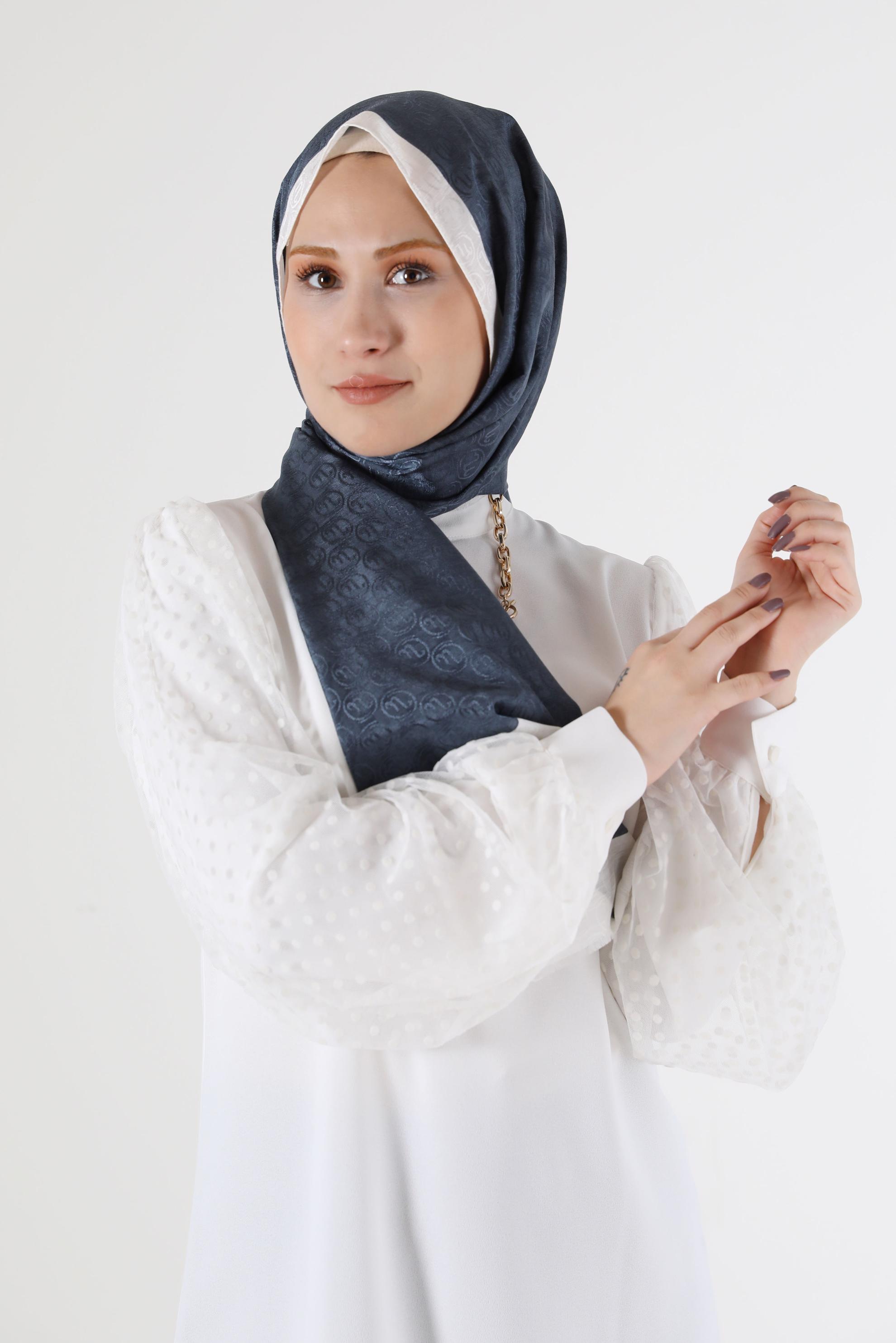 Tesettür giyim MAVİ ALVİNA MONOGRAM ŞAL 9997