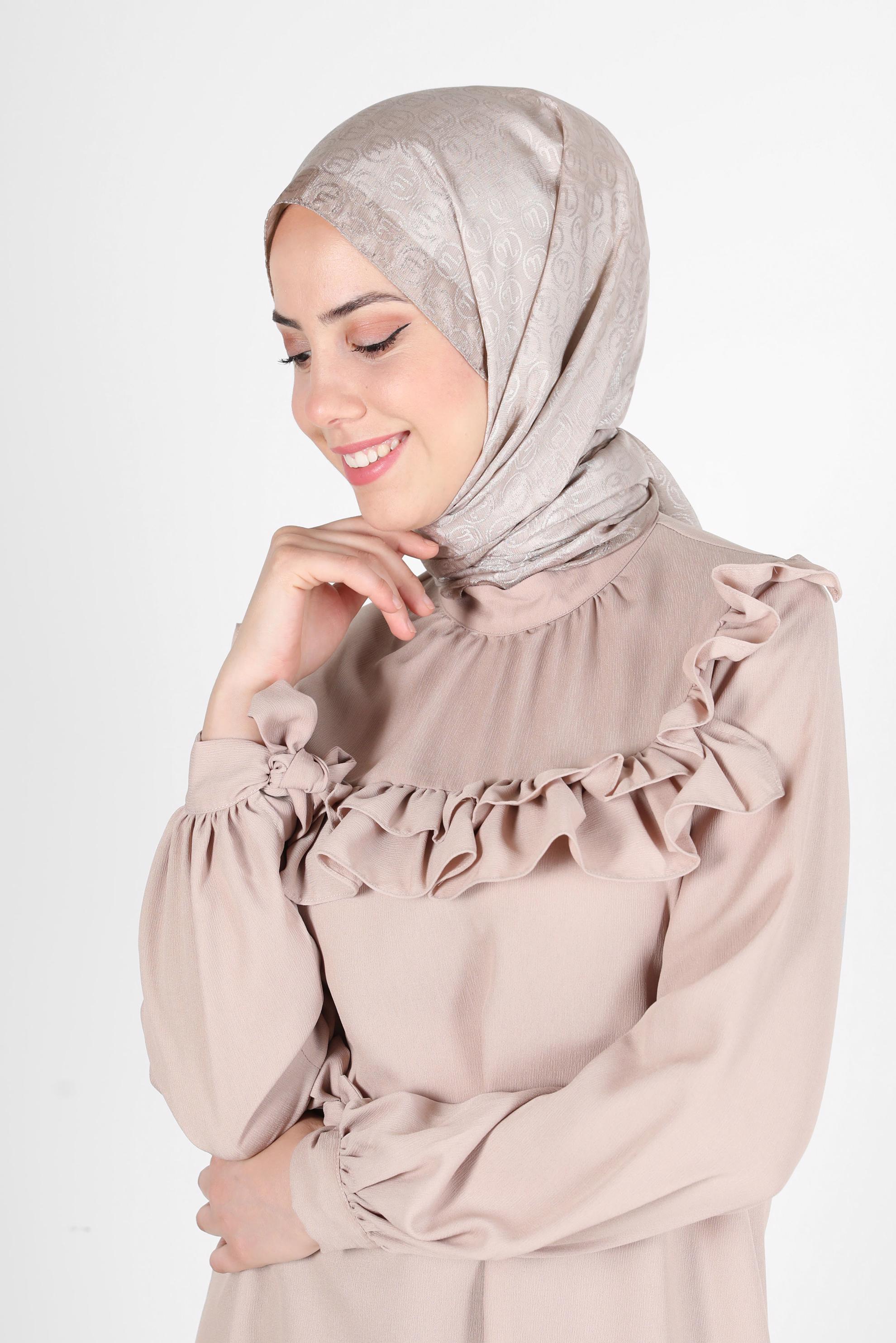 Tesettür giyim BEJ ALVİNA MONOGRAM ŞAL 9997