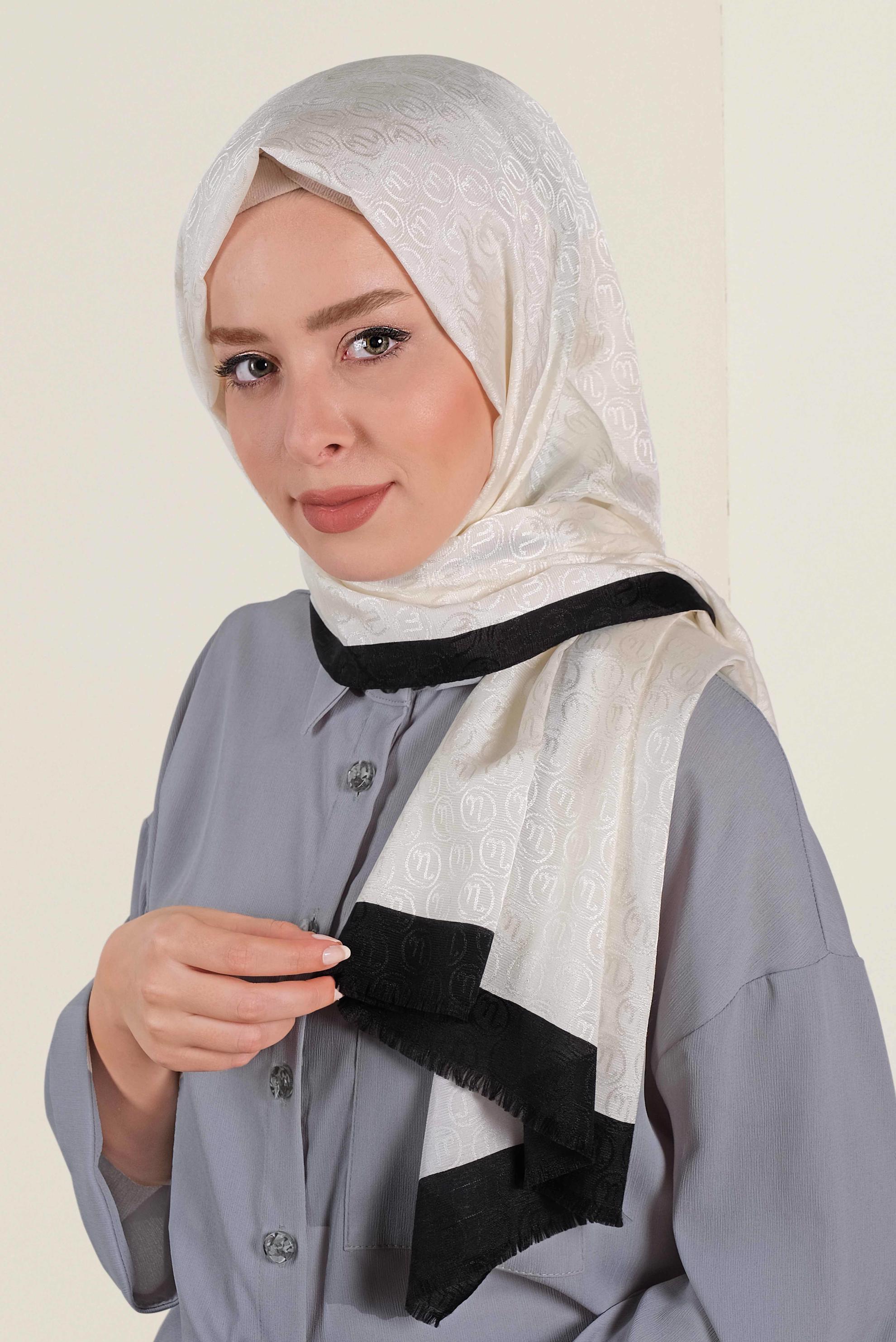 Tesettür giyim EKRU ALVİNA MONOGRAM ŞAL 9997