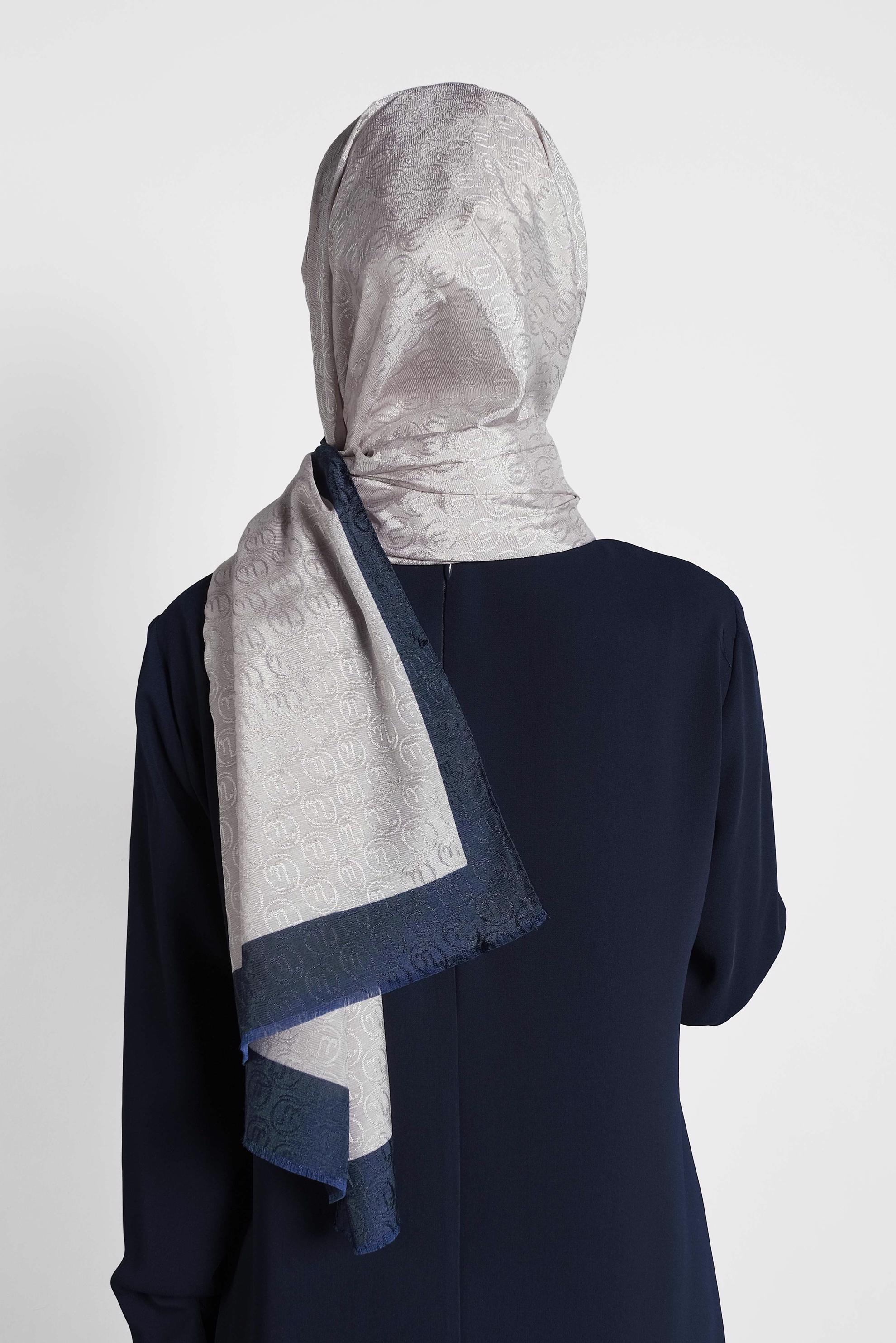 Tesettür giyim BEJ ALVİNA MONOGRAM ŞAL 9997