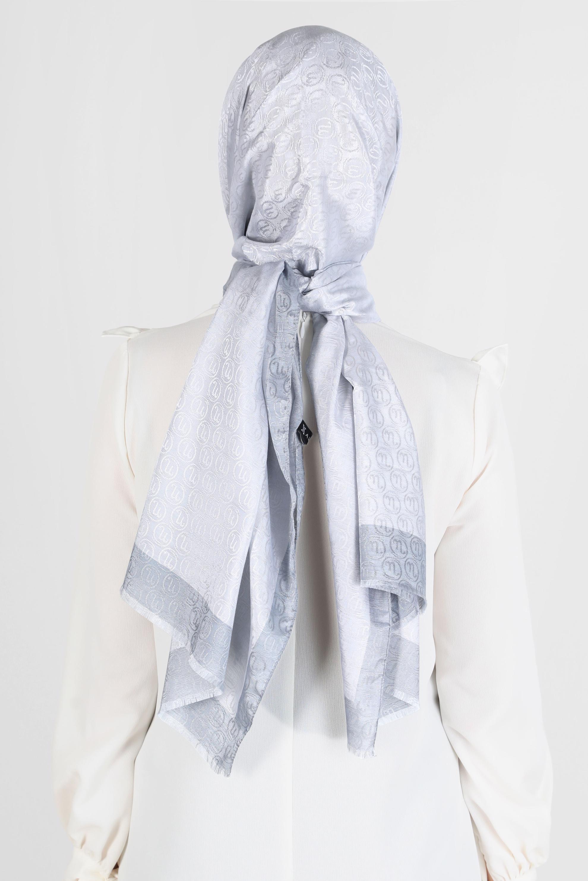 Tesettür giyim GÜMÜŞ ALVİNA MONOGRAM ŞAL 9997