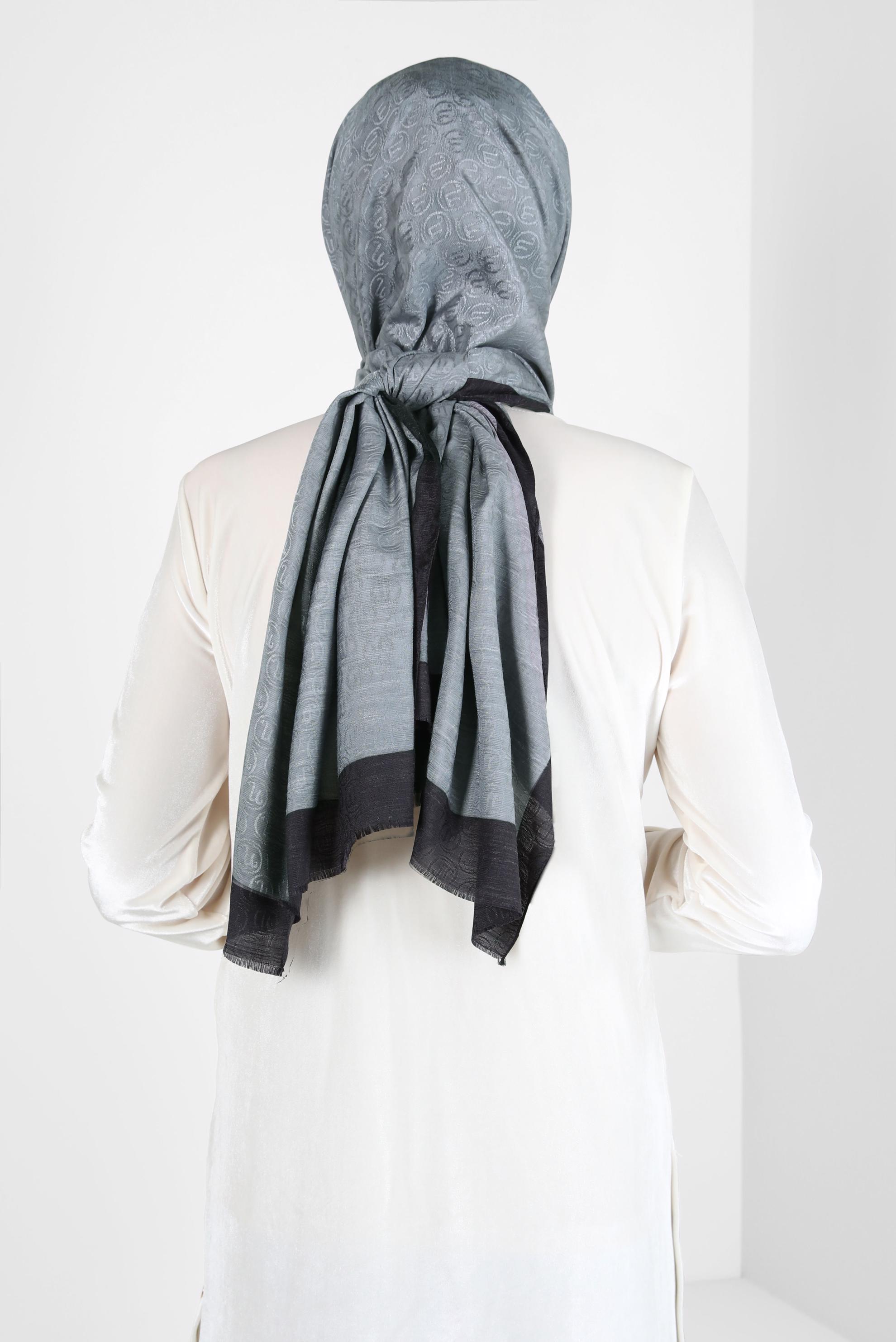 Tesettür giyim GRİ ALVİNA MONOGRAM ŞAL 9997