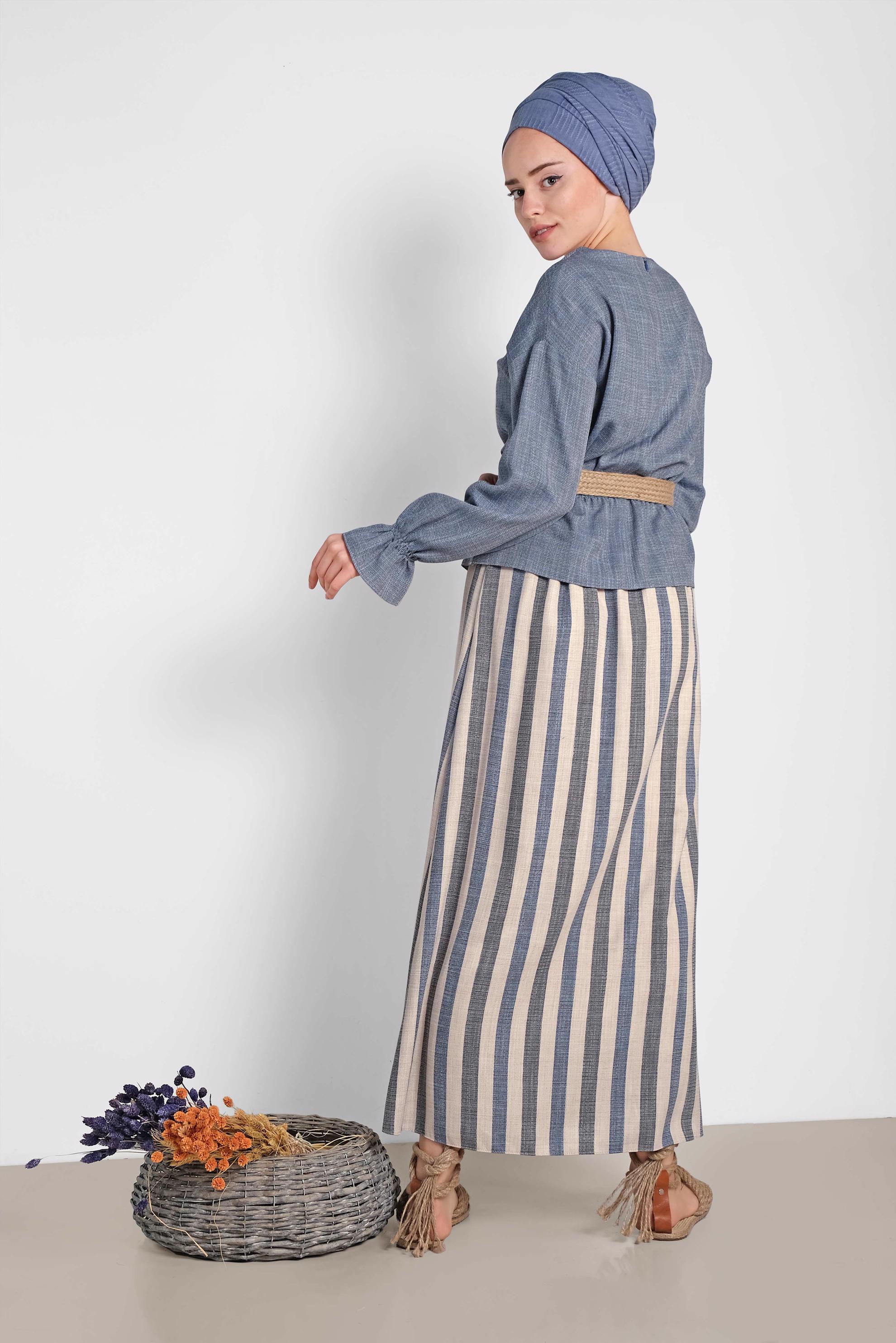 Tesettür giyim LACİVERT ETEĞİ ÇİZGİLİ HASIR KEMERLİ İKİLİ ETEKLİ TAKIM 4344