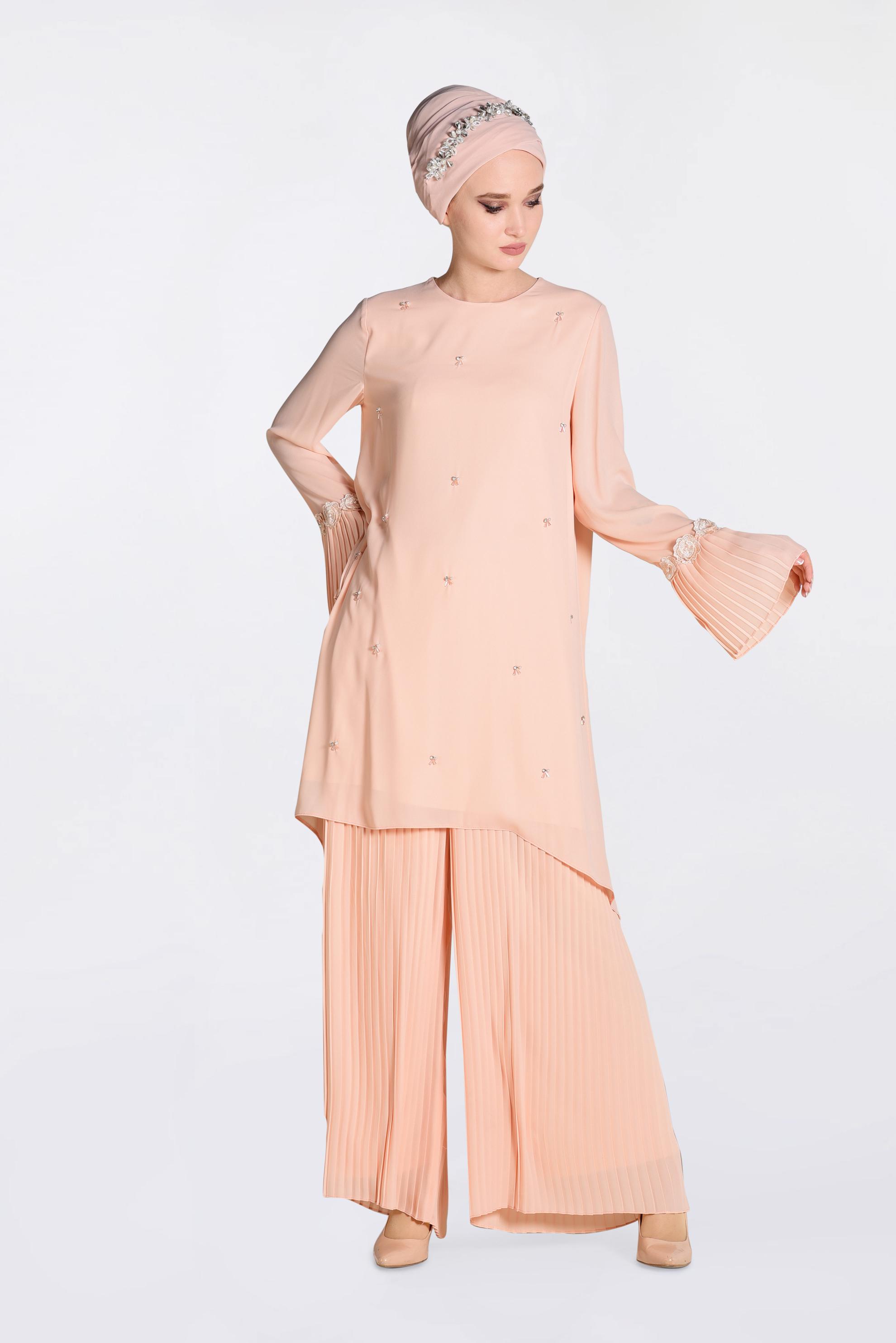 Tesettür giyim PUDRA BONCUK VE PİLİSELİ İKİLİ PANTOLONLU TAKIM 3437