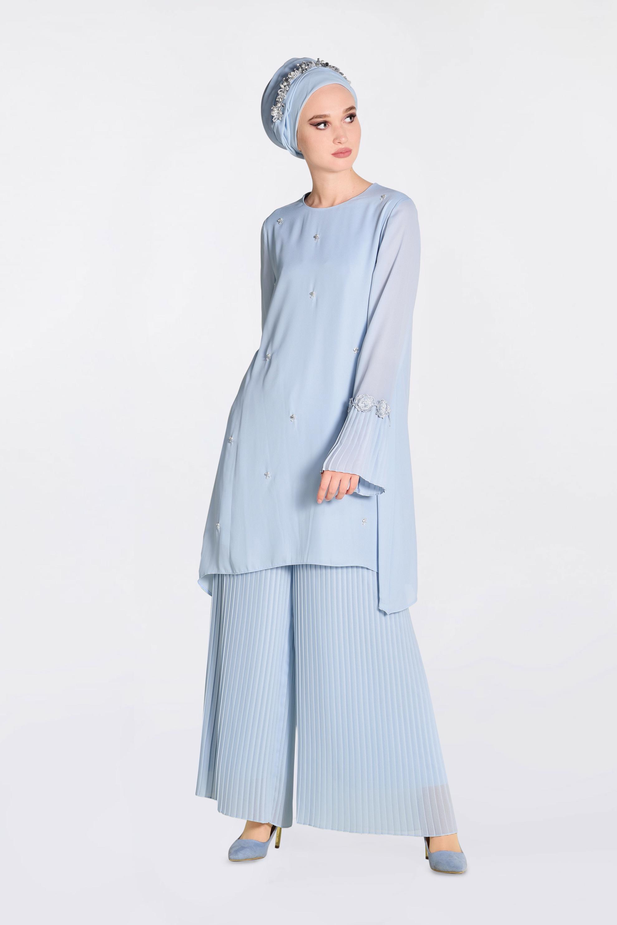 Tesettür giyim MAVİ BONCUK VE PİLİSELİ İKİLİ PANTOLONLU TAKIM 3437