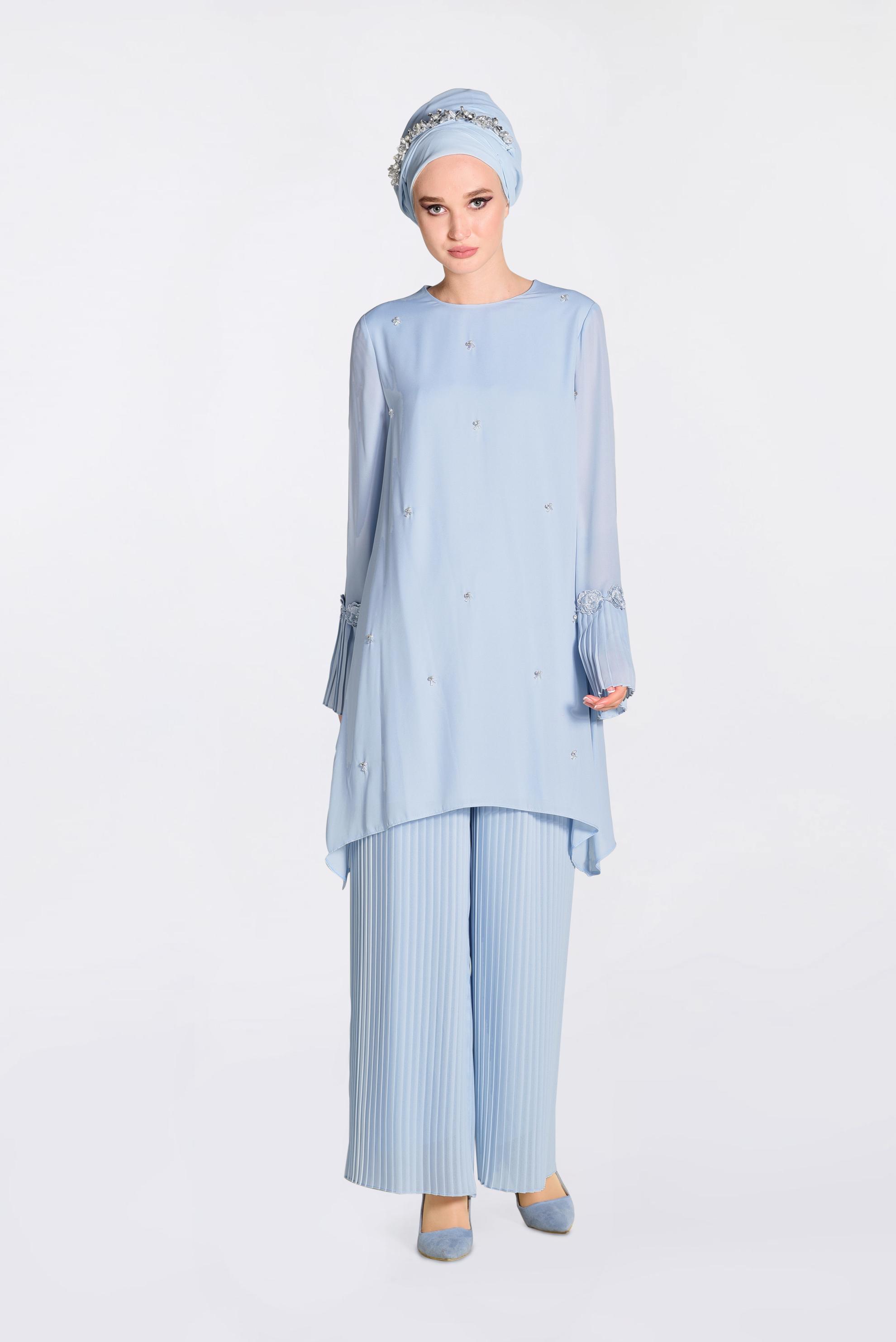 Tesettür giyim MAVİ BONCUK VE PİLİSELİ İKİLİ PANTOLONLU TAKIM 3437