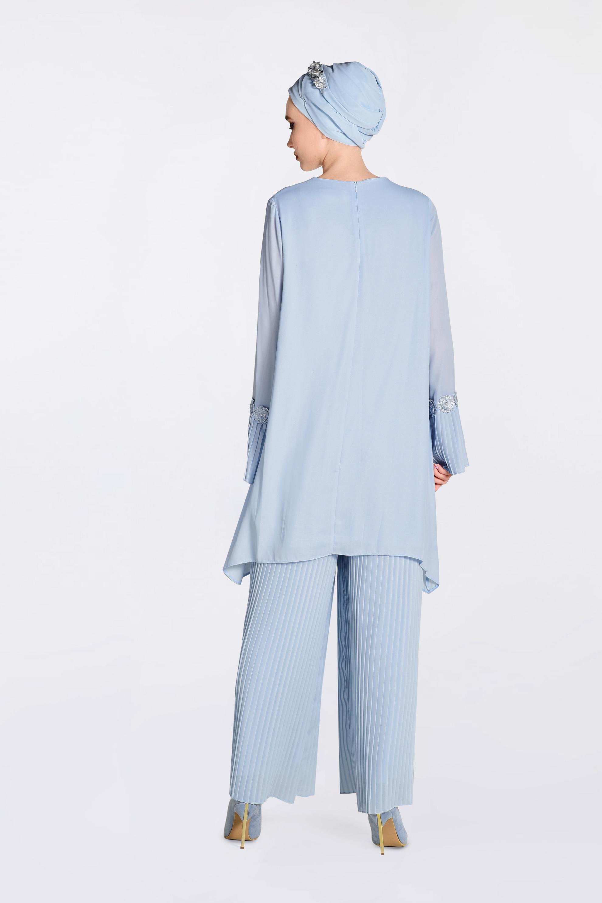 Tesettür giyim MAVİ BONCUK VE PİLİSELİ İKİLİ PANTOLONLU TAKIM 3437