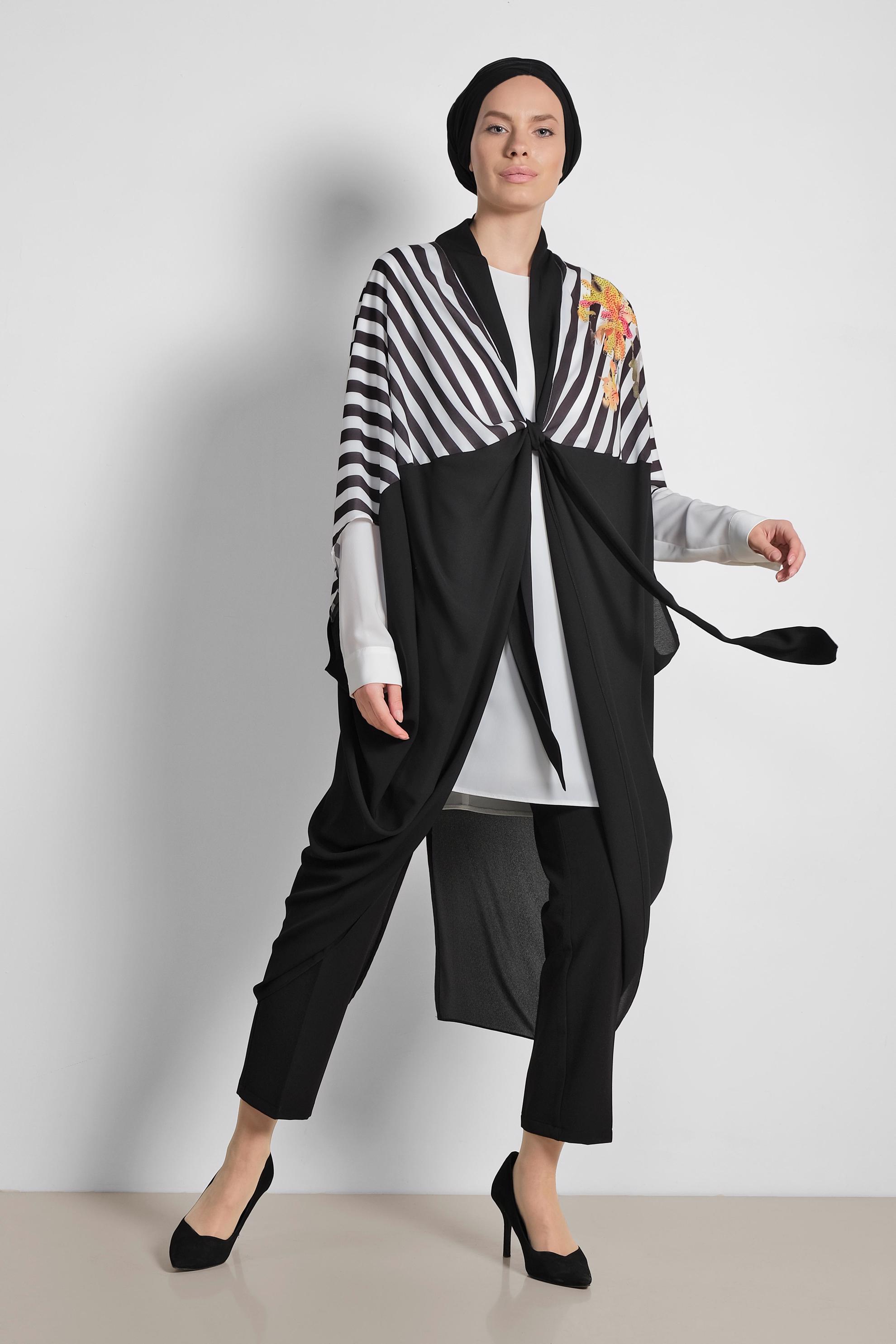 Tesettür giyim SİYAH ÇİZGİ VE ÇİÇEK DESENLİ ÜÇLÜ PANTOLONLU TAKIM 3500