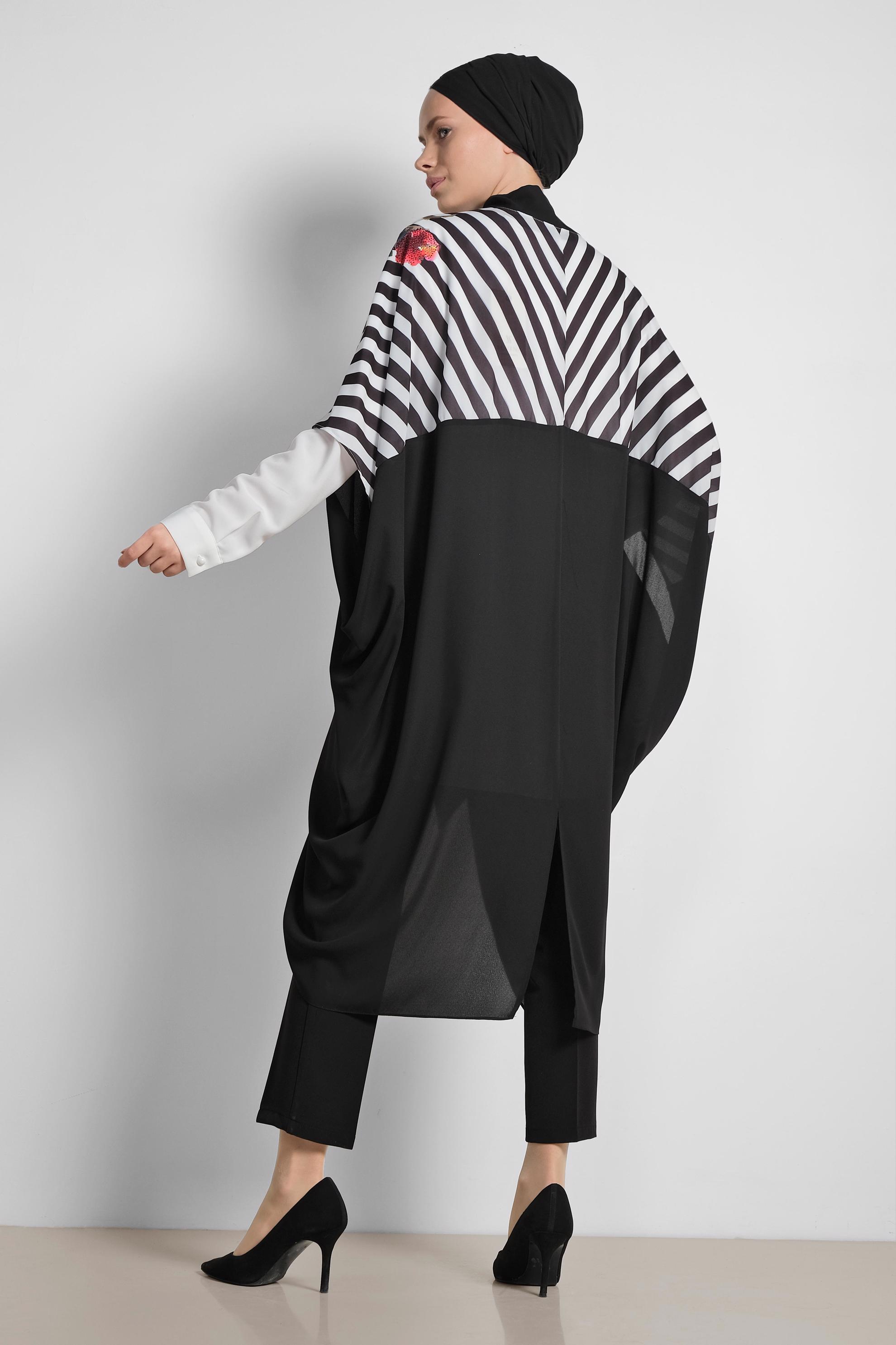 Tesettür giyim SİYAH ÇİZGİ VE ÇİÇEK DESENLİ ÜÇLÜ PANTOLONLU TAKIM 3500