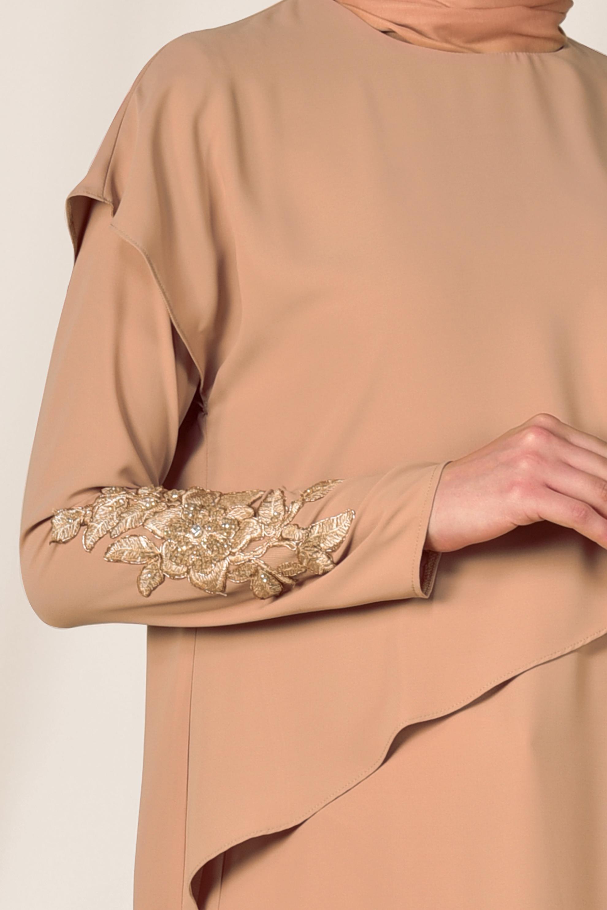 Tesettür giyim BEYAZ KOLU NAKIŞLI ASİMETRİK 2&prime;Lİ PANTOLONLU TAKIM 3517