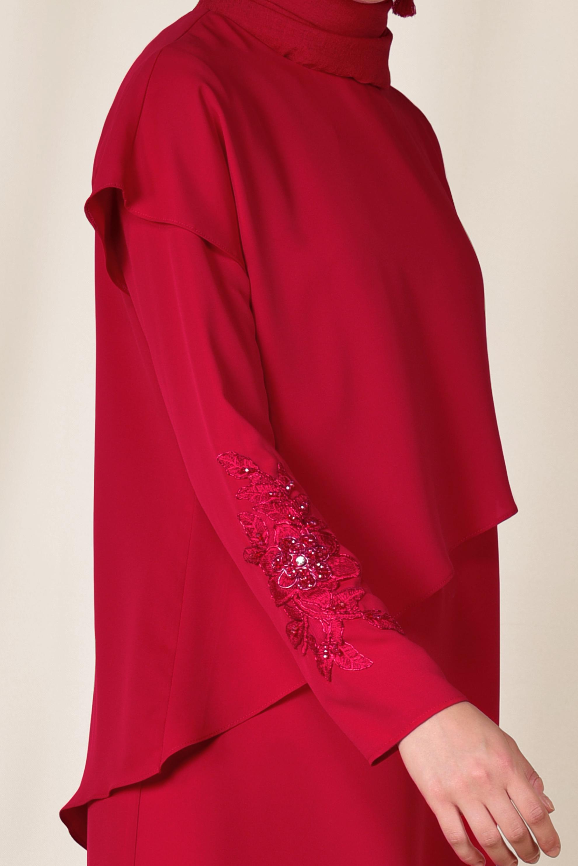 Tesettür giyim KIRMIZI KOLU NAKIŞLI ASİMETRİK 2&prime;Lİ PANTOLONLU TAKIM 3517