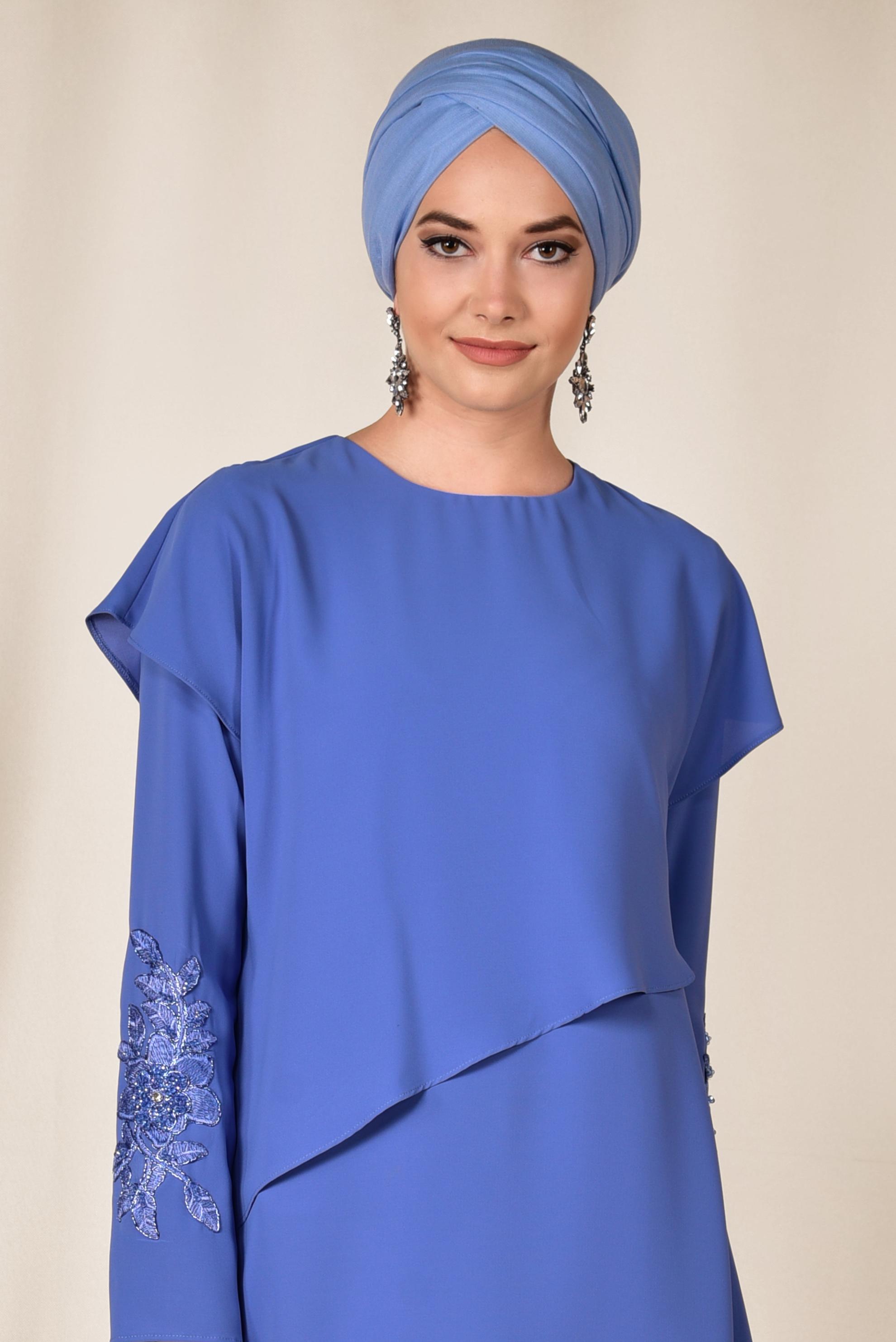 Tesettür giyim MAVİ KOLU NAKIŞLI ASİMETRİK 2&prime;Lİ PANTOLONLU TAKIM 3517