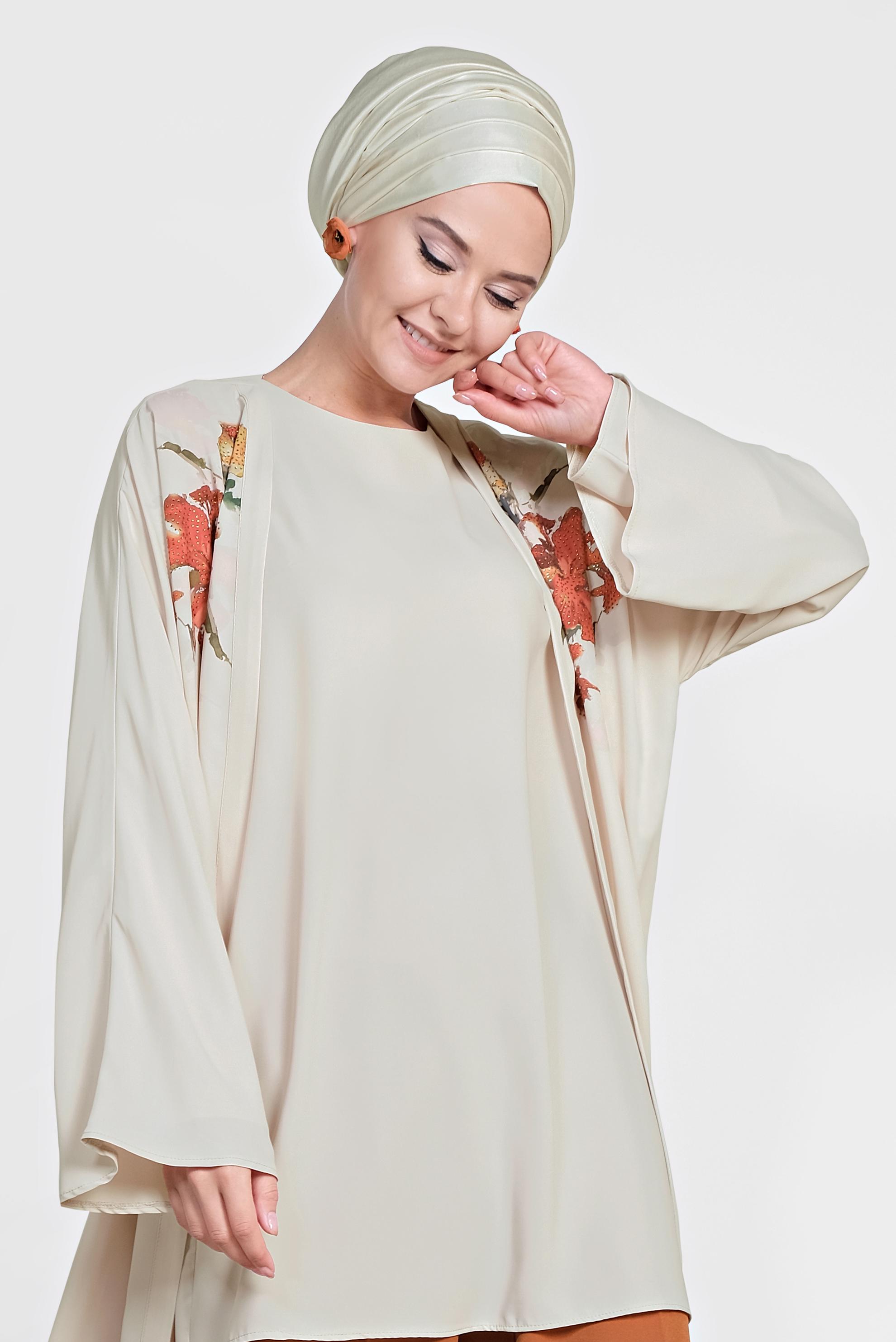 Tesettür giyim EKRU ÇİÇEK DESENİ DETAYLI ÜÇLÜ PANTLONLU TAKIM 3528