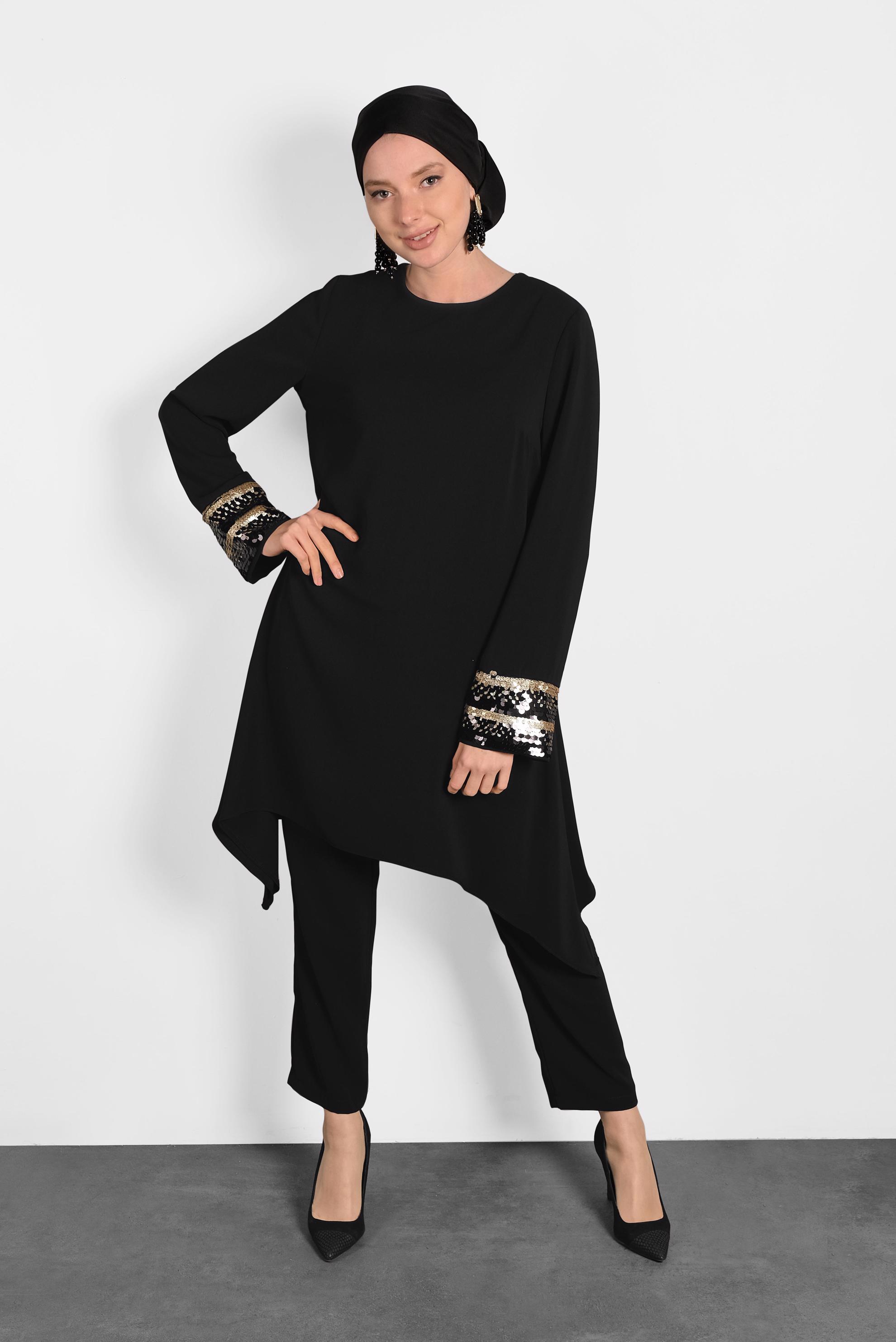 Tesettür giyim SİYAH KOLLARI PULLU ASİMETRİK KESİM İKİLİ PANTOLONLU TAKIM 3574 