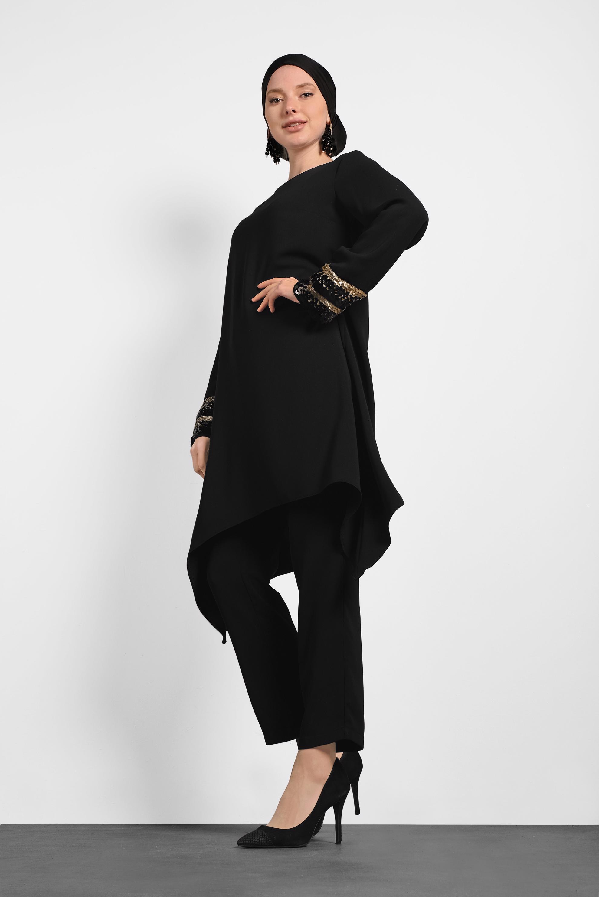 Tesettür giyim SİYAH KOLLARI PULLU ASİMETRİK KESİM İKİLİ PANTOLONLU TAKIM 3574 