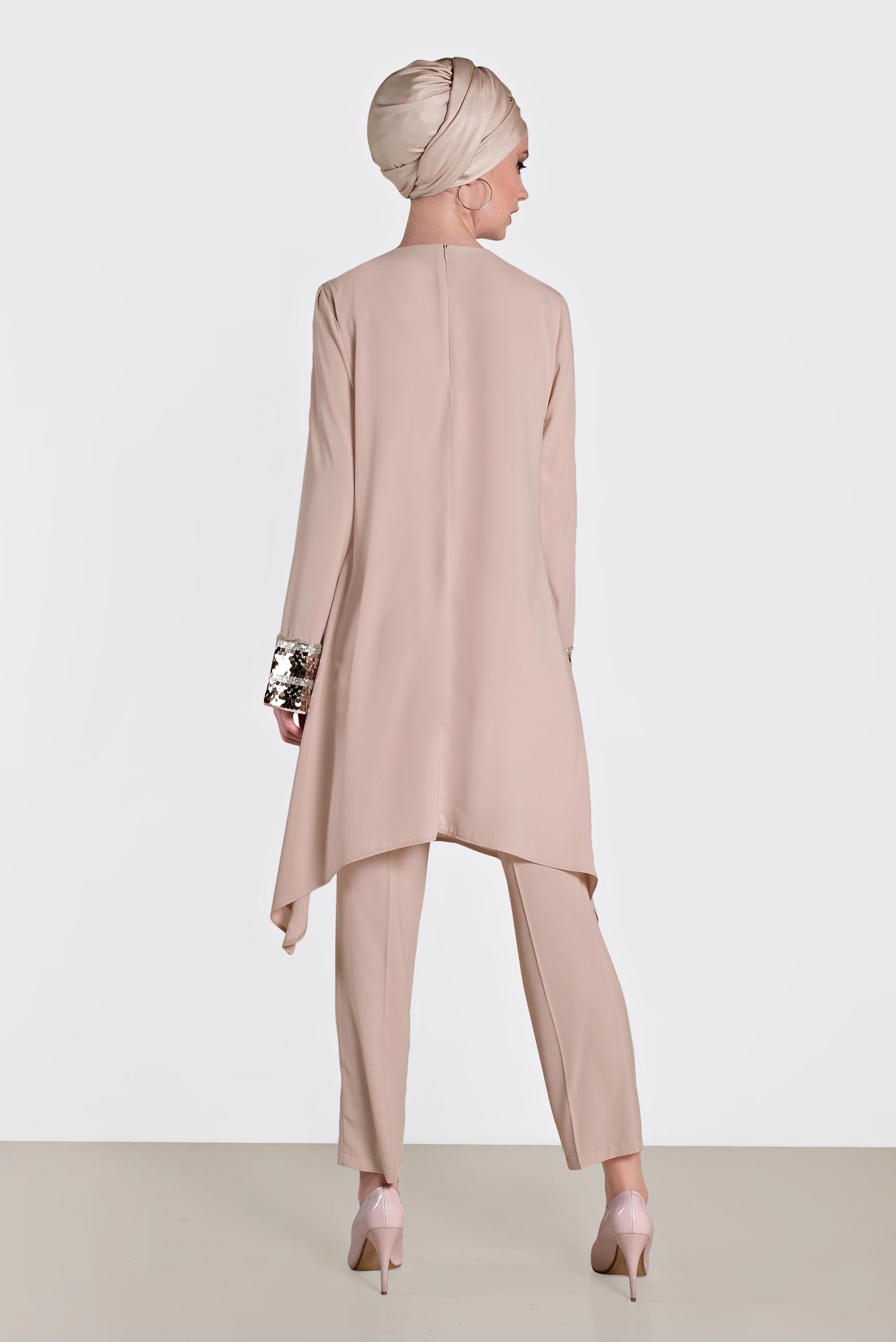 Tesettür giyim PUDRA KOLLARI PULLU ASİMETRİK KESİM İKİLİ PANTOLONLU TAKIM 3574 