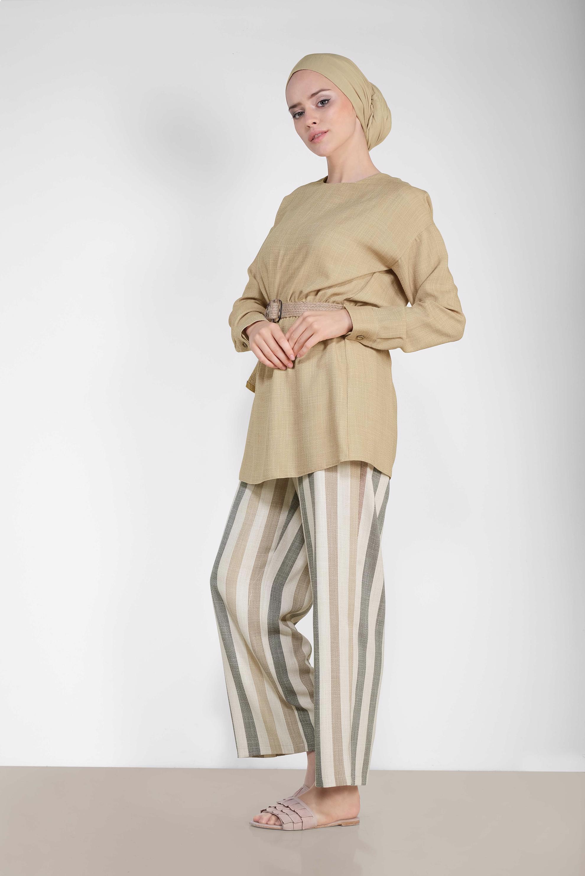 Tesettür giyim SARI ÇİZGİ DESENLİ HASIR KEMERLİ İKİLİ PANTOLONLU TAKIM 4343